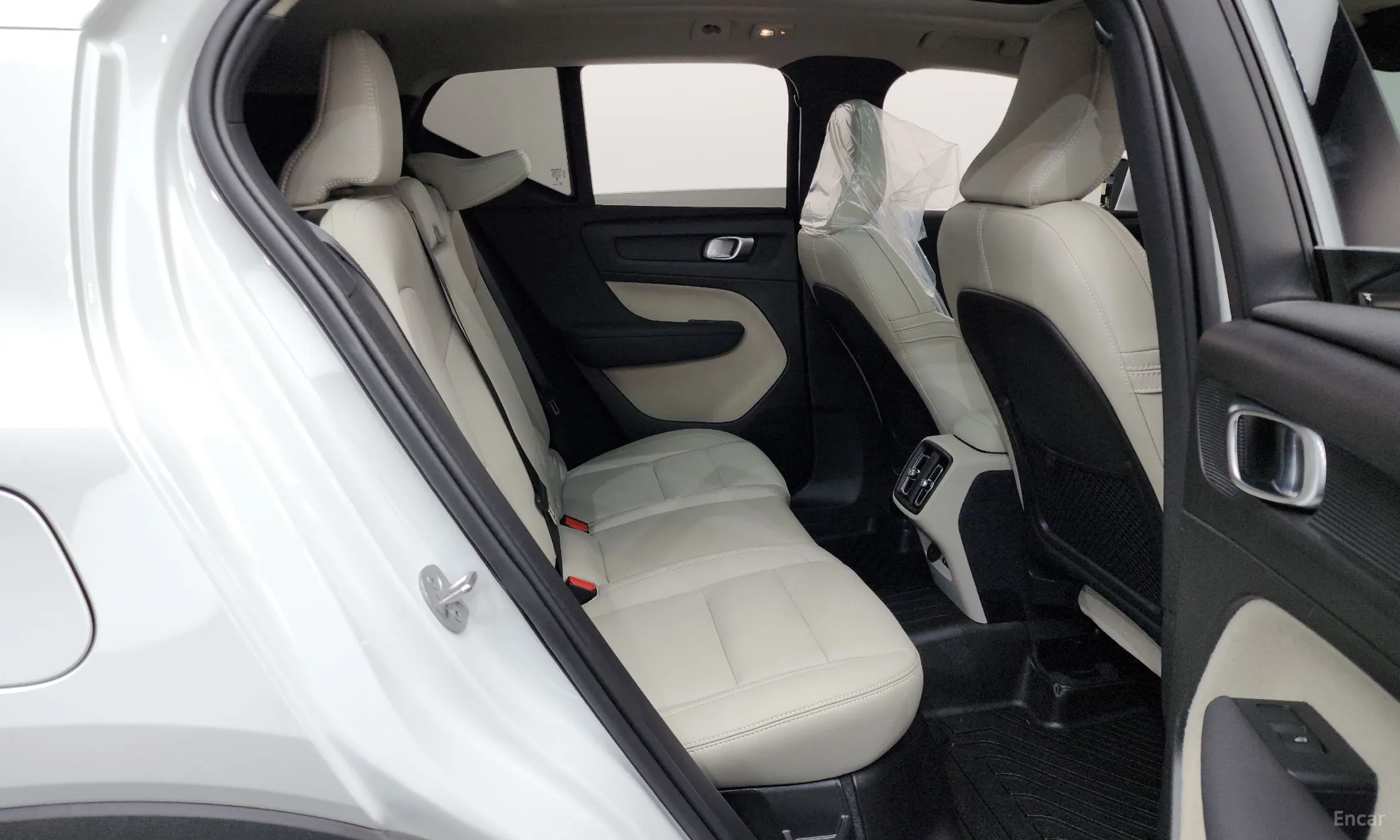 Volvo XC40 превью 11