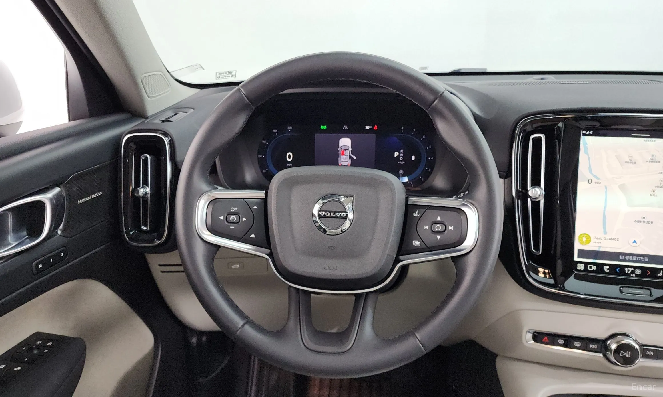 Volvo XC40 превью 13
