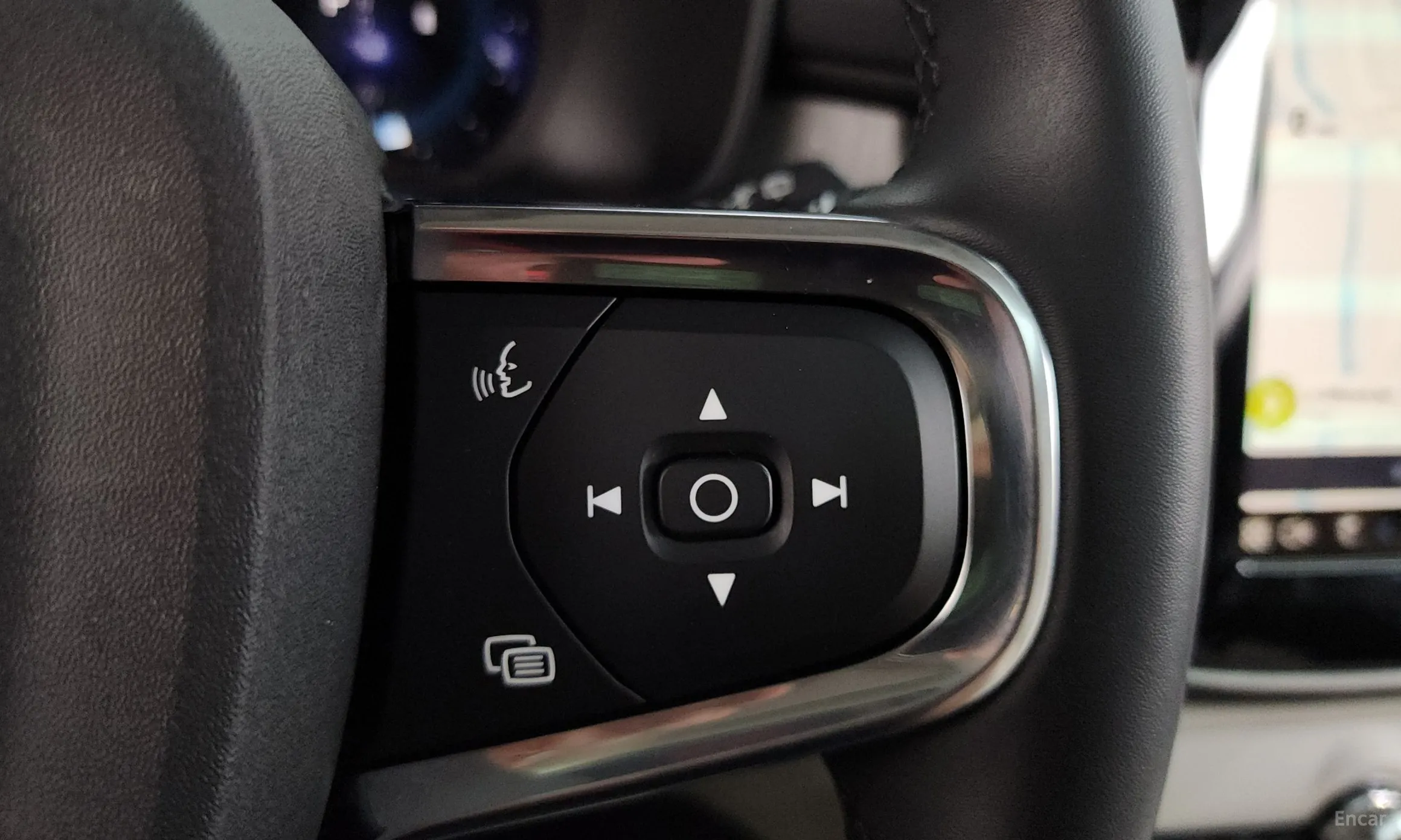 Volvo XC40 превью 16