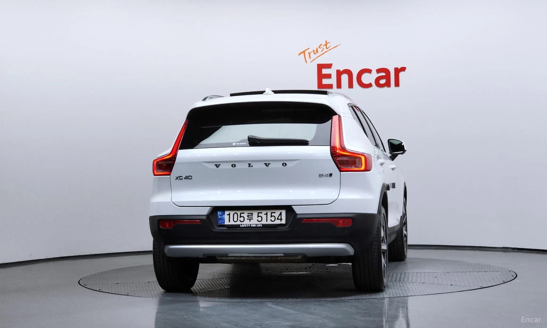 Volvo XC40 превью 4