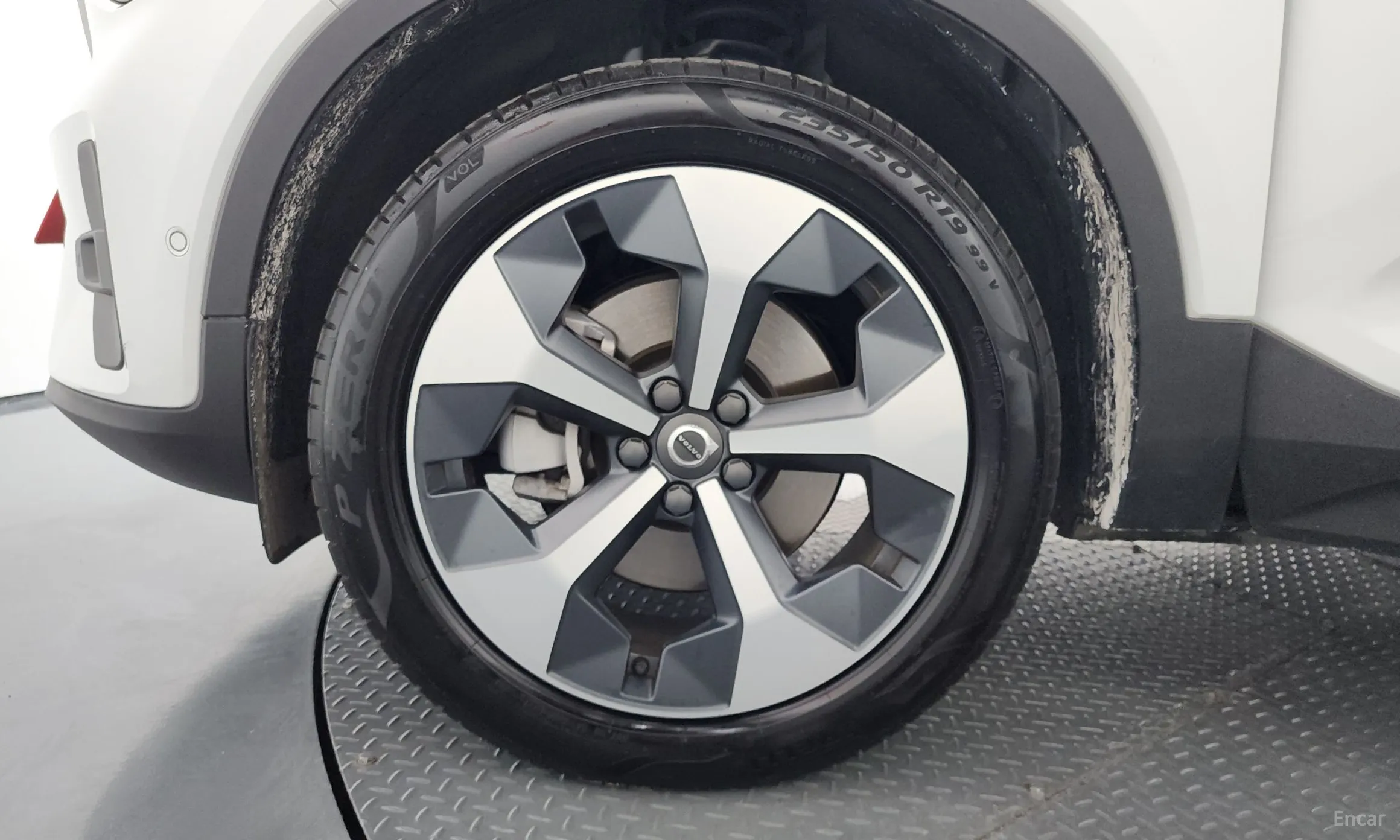 Volvo XC40 превью 5