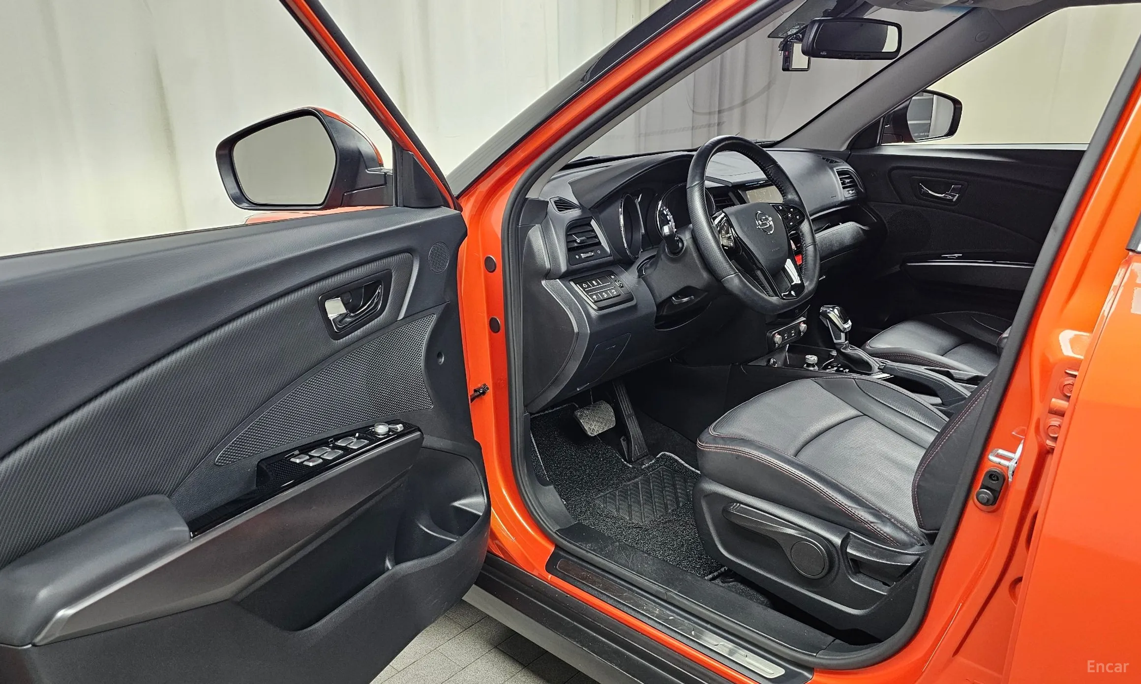 KG Mobility (SsangYong) Tivoli Air превью 10