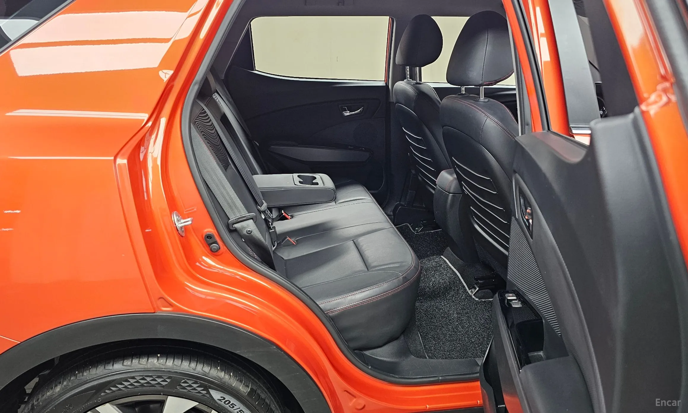 KG Mobility (SsangYong) Tivoli Air превью 11