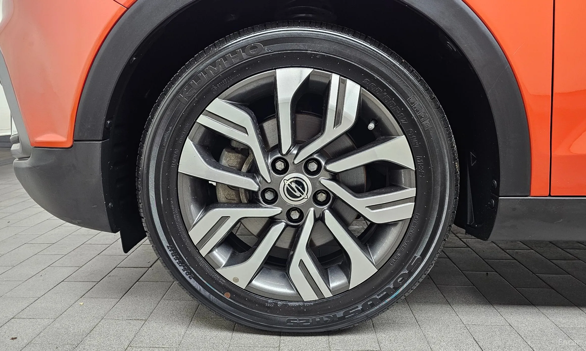 KG Mobility (SsangYong) Tivoli Air превью 5