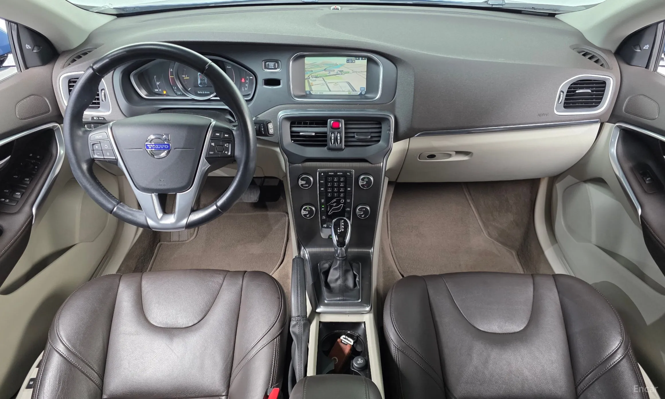 Volvo V40 превью 7