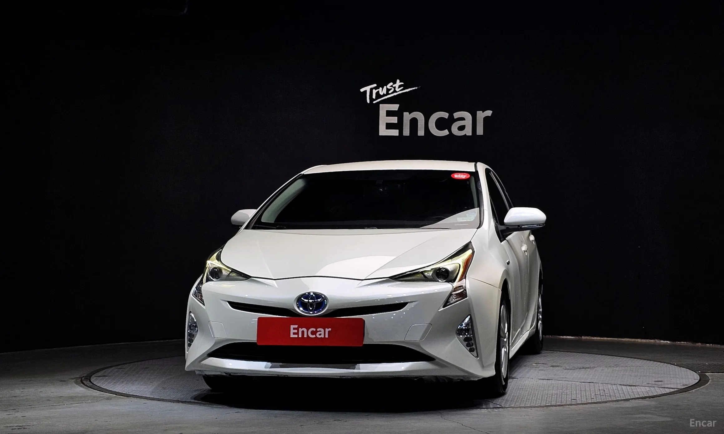 Toyota Prius 4th Generation превью 3