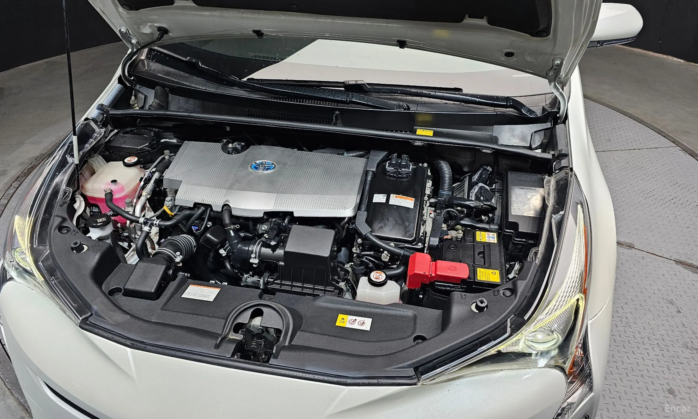 Toyota Prius 4th Generation превью 6