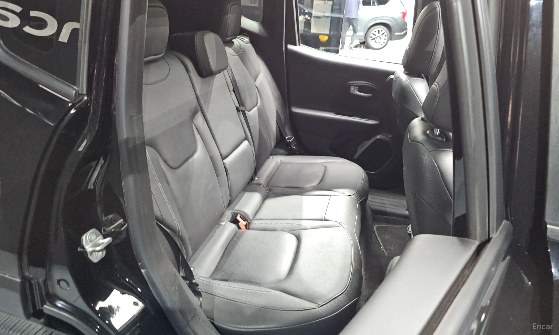 Jeep Renegade превью 11