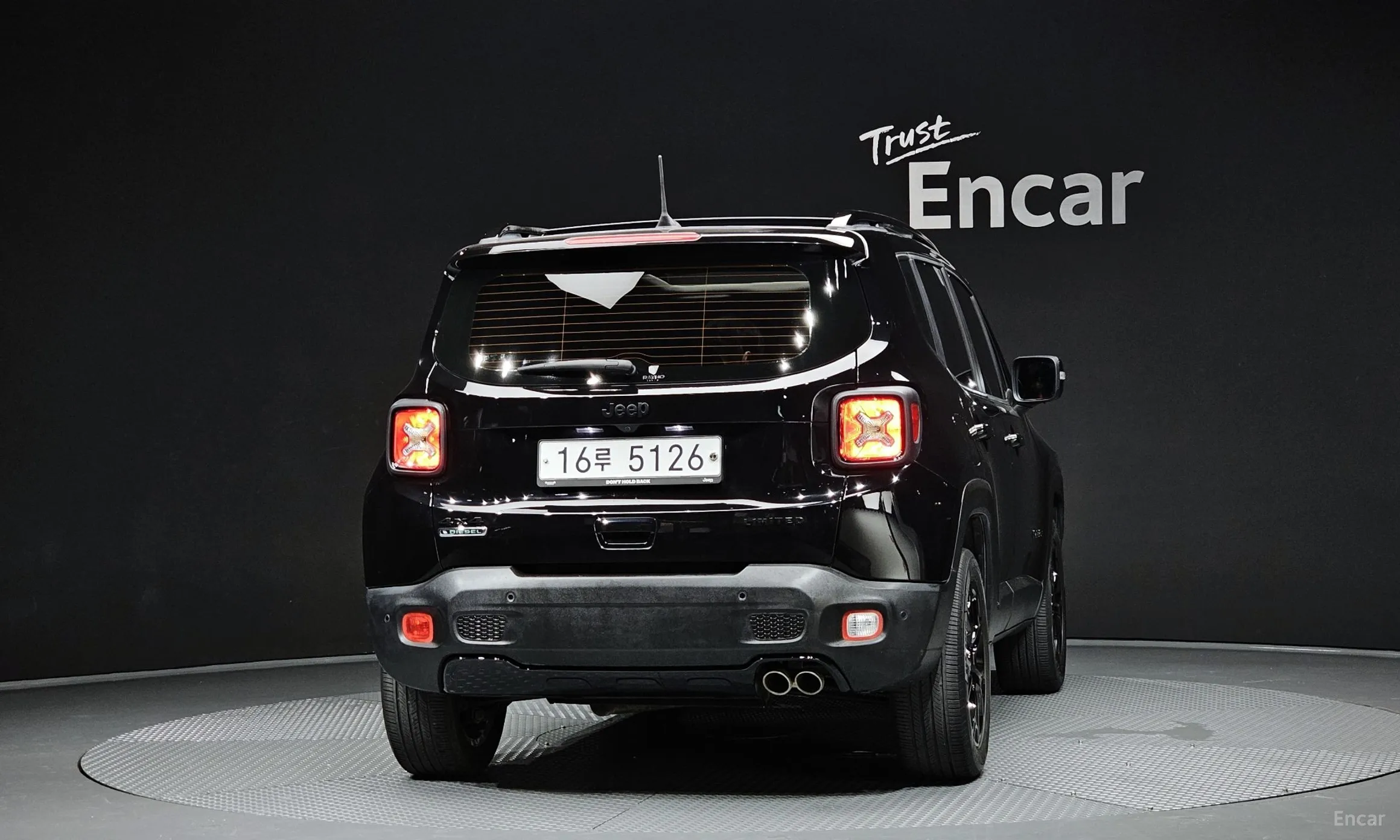 Jeep Renegade превью 4