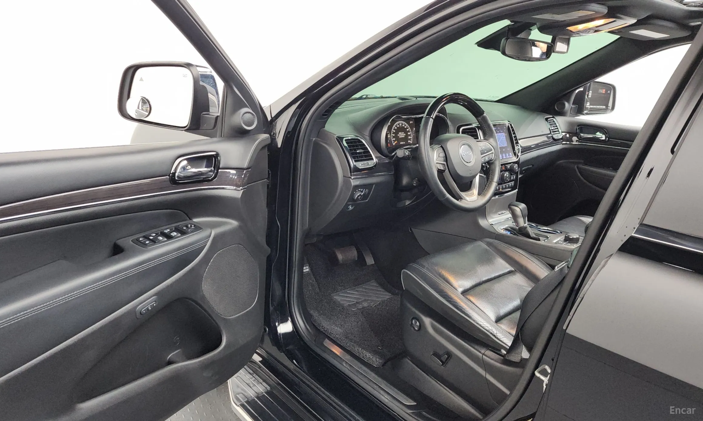 Jeep Grand Cherokee превью 10