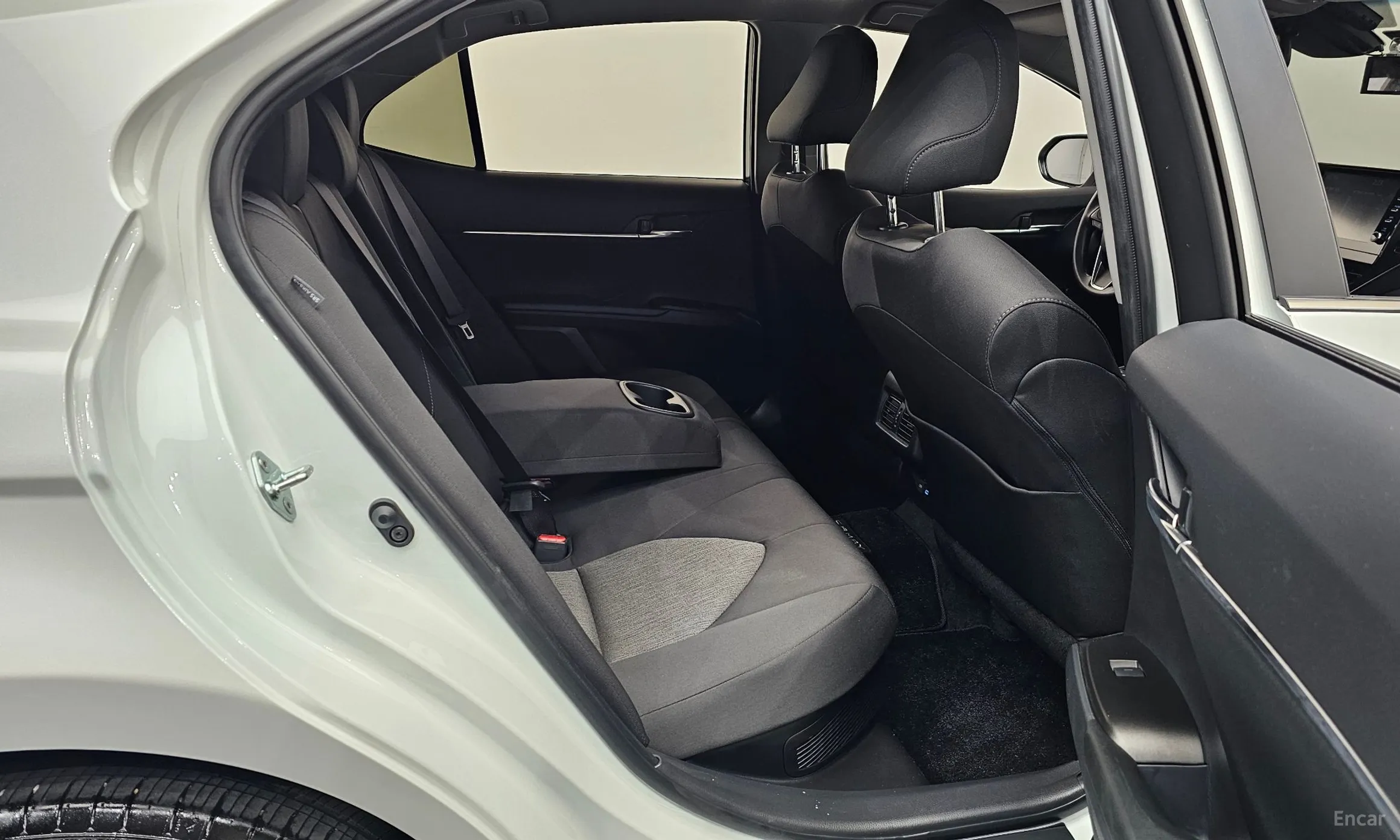 Toyota Camry (XV70) превью 11
