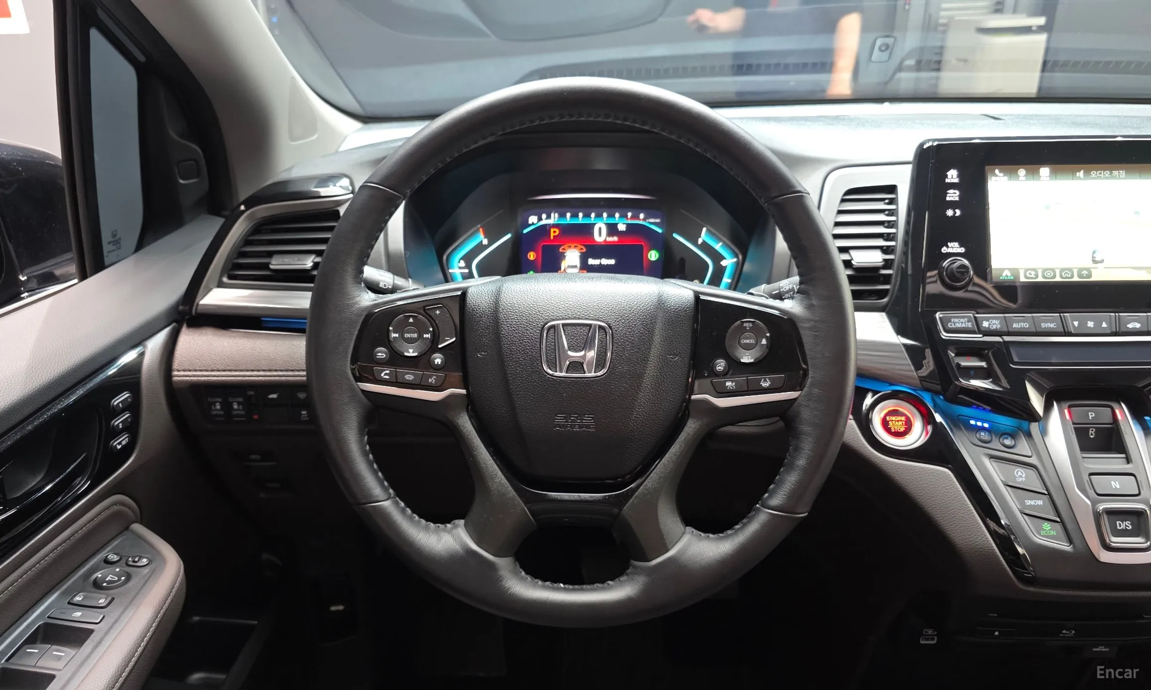 Honda Odyssey превью 12