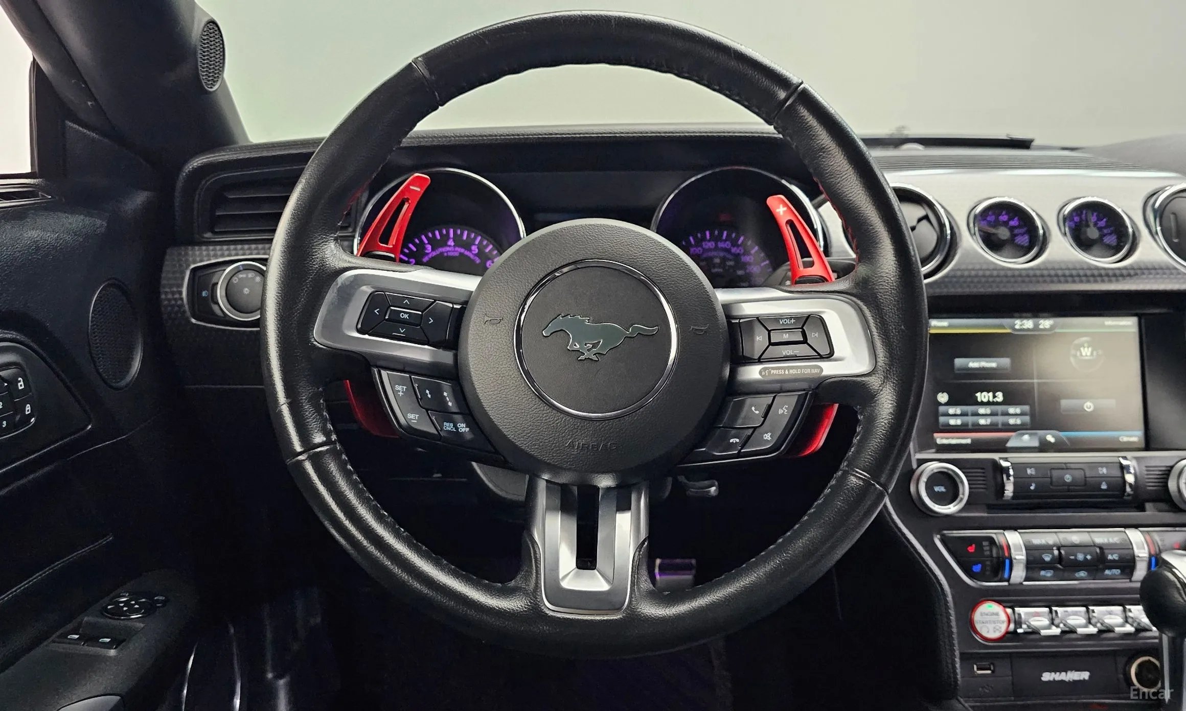 Ford Mustang превью 13