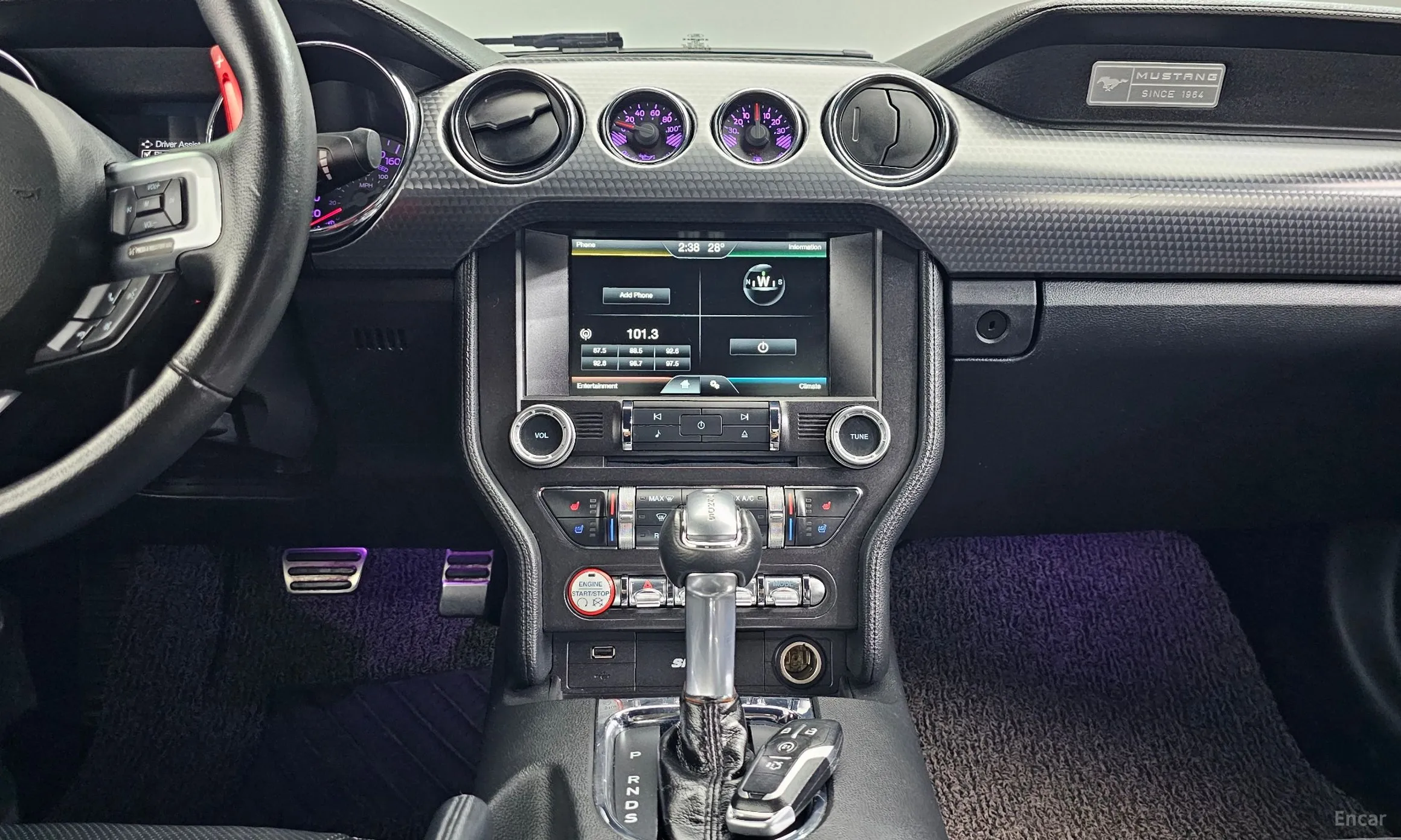 Ford Mustang превью 17