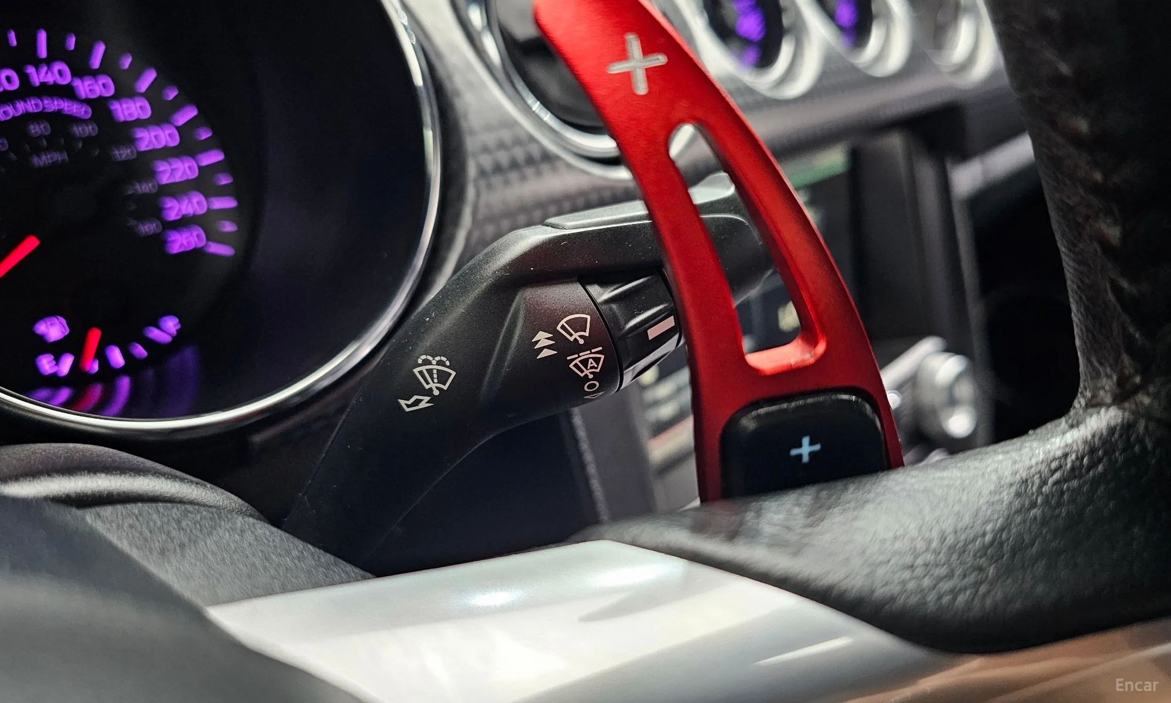 Ford Mustang превью 19