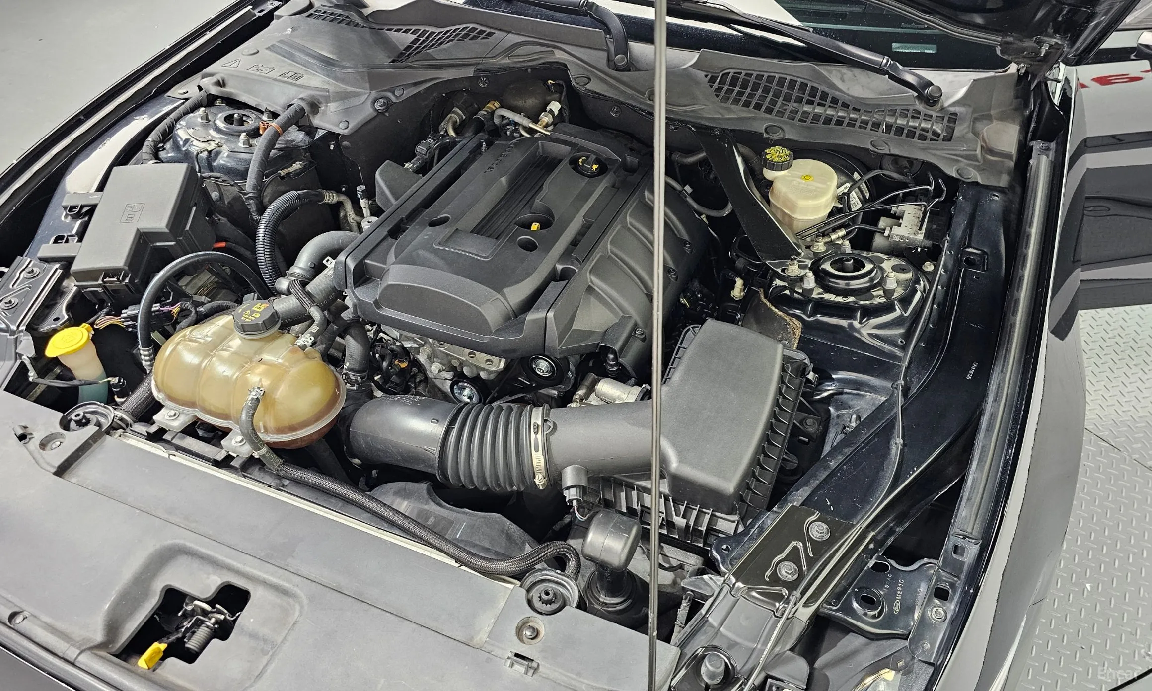 Ford Mustang превью 6