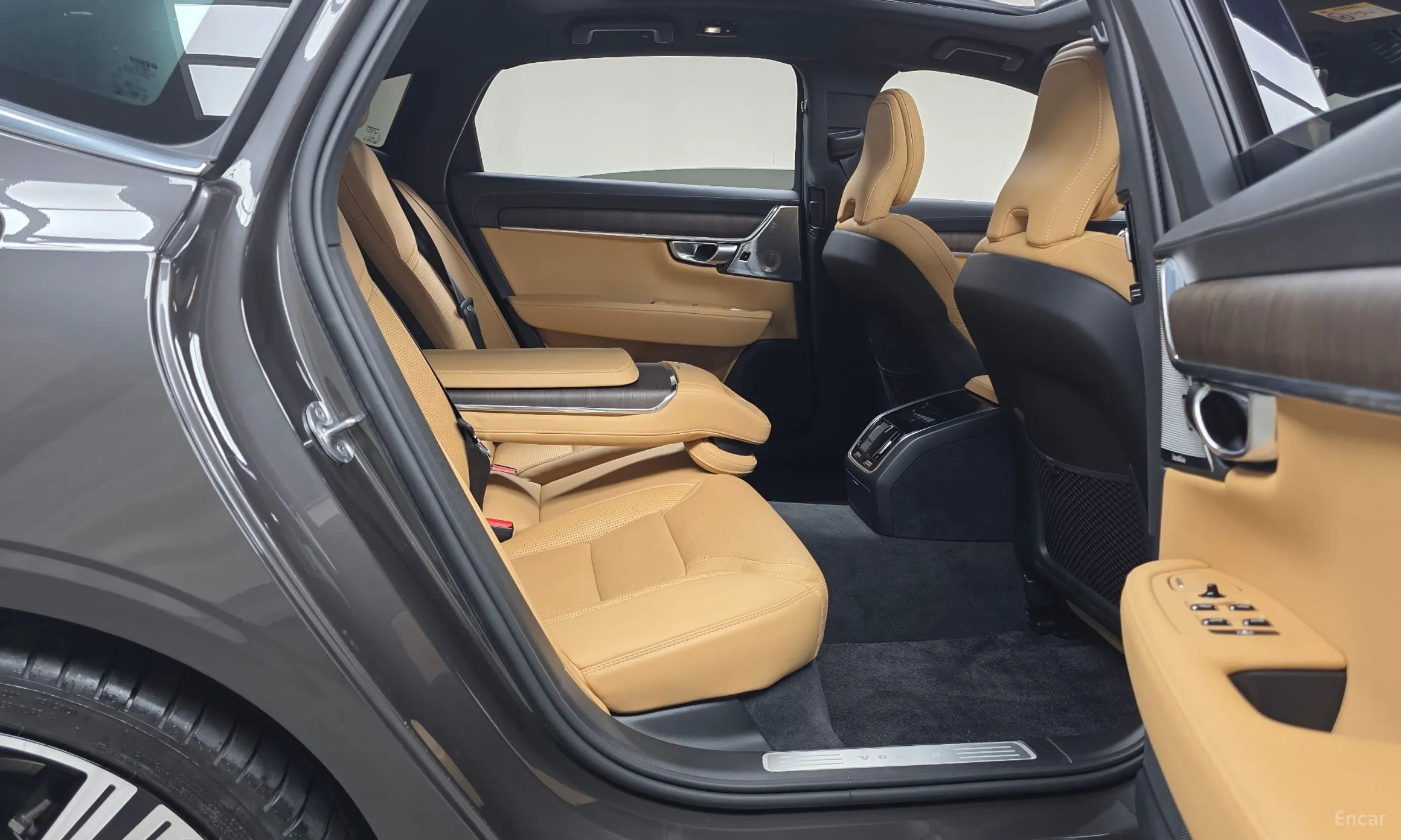 Volvo S90 превью 11