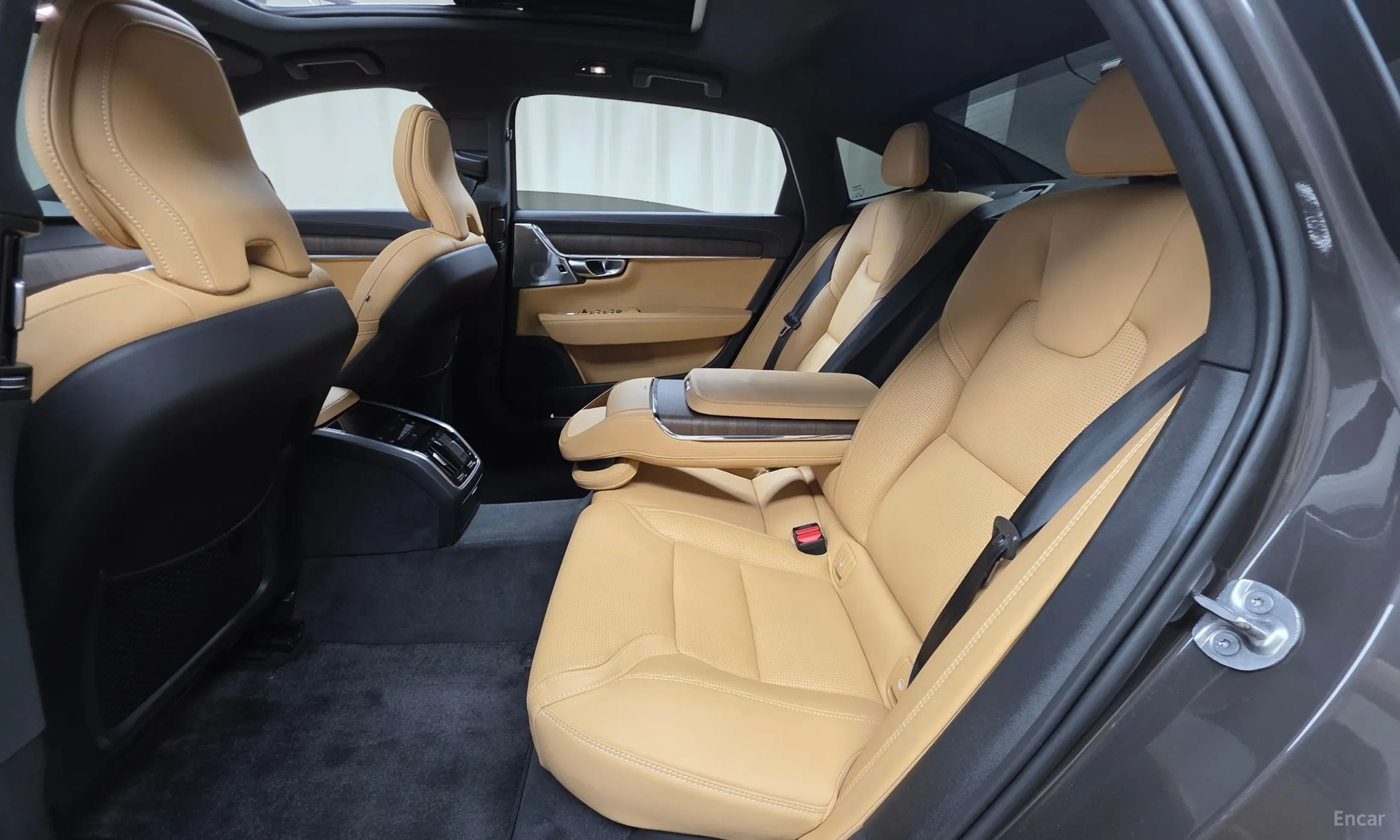 Volvo S90 превью 12
