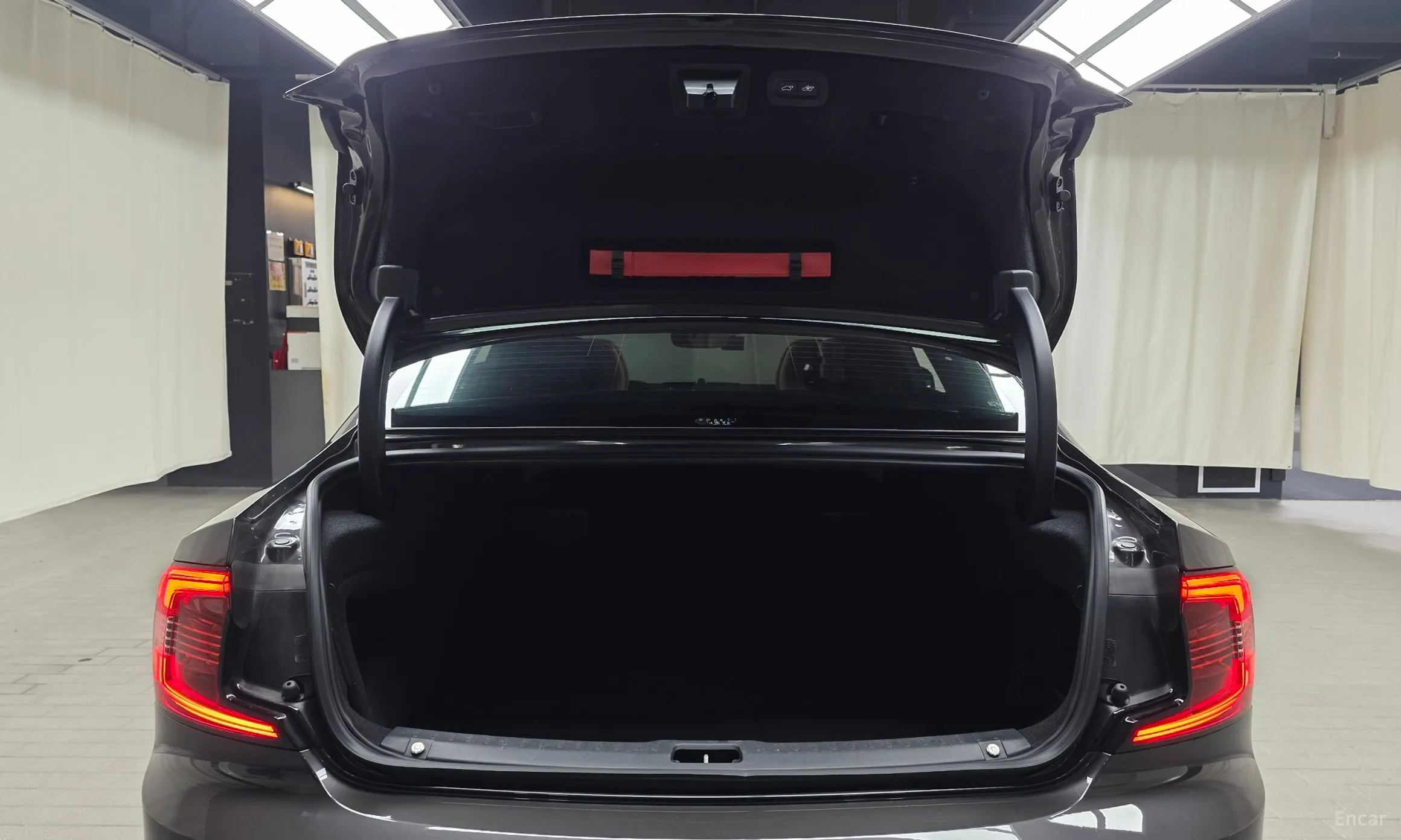 Volvo S90 превью 16