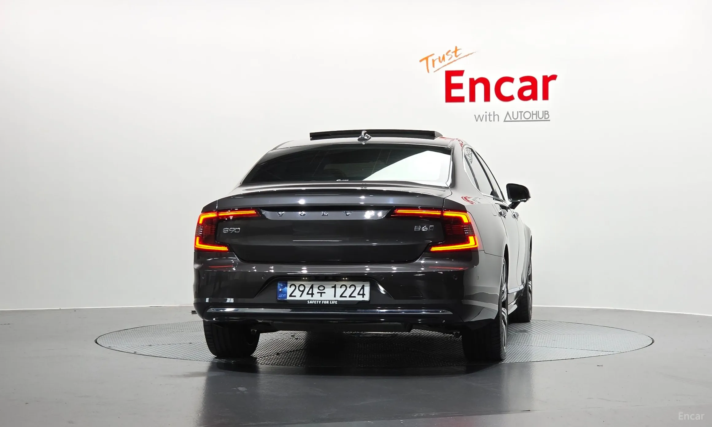 Volvo S90 превью 4