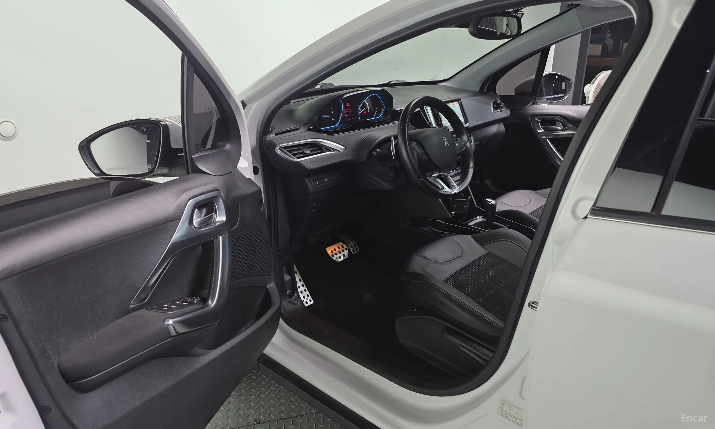 Peugeot 2008. превью 10