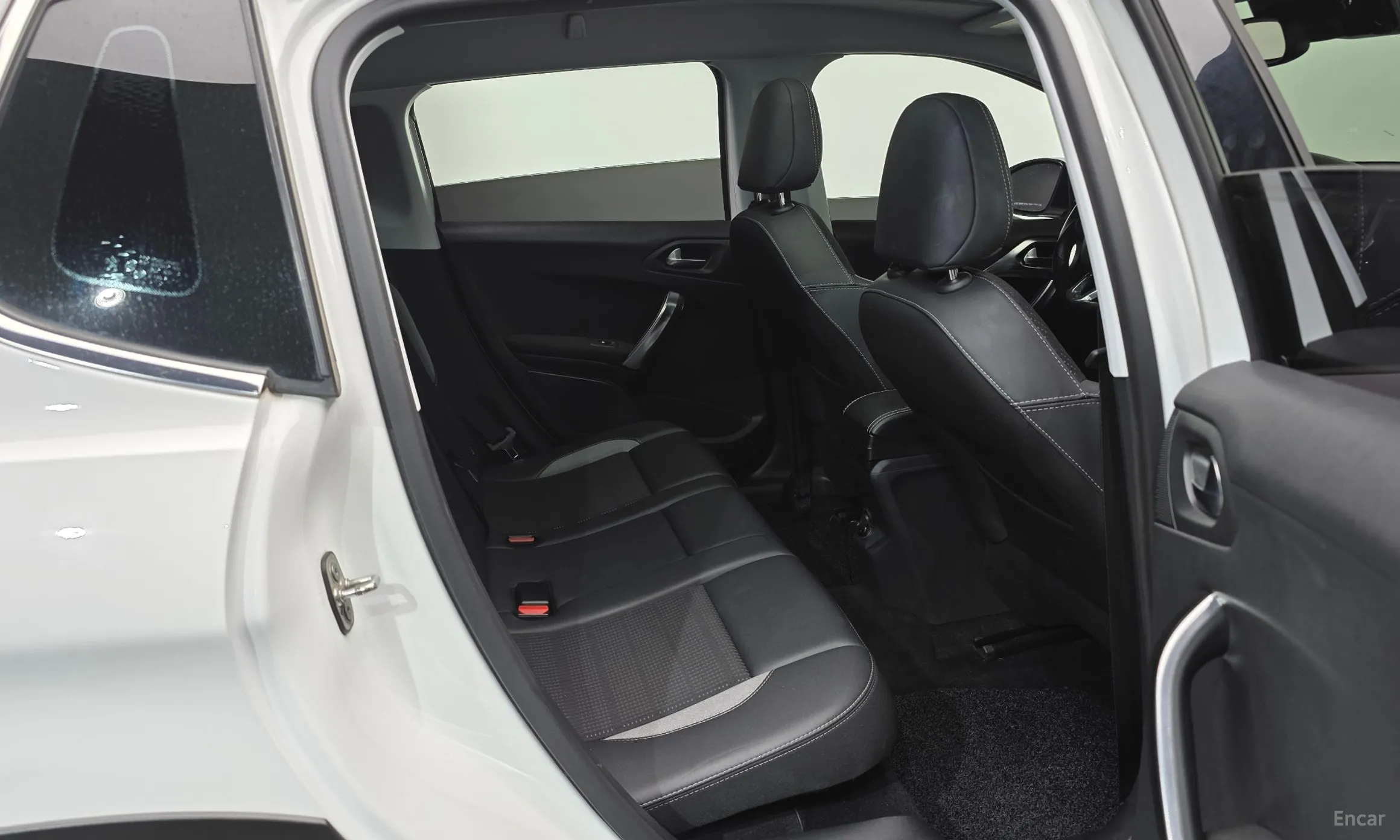 Peugeot 2008. превью 11