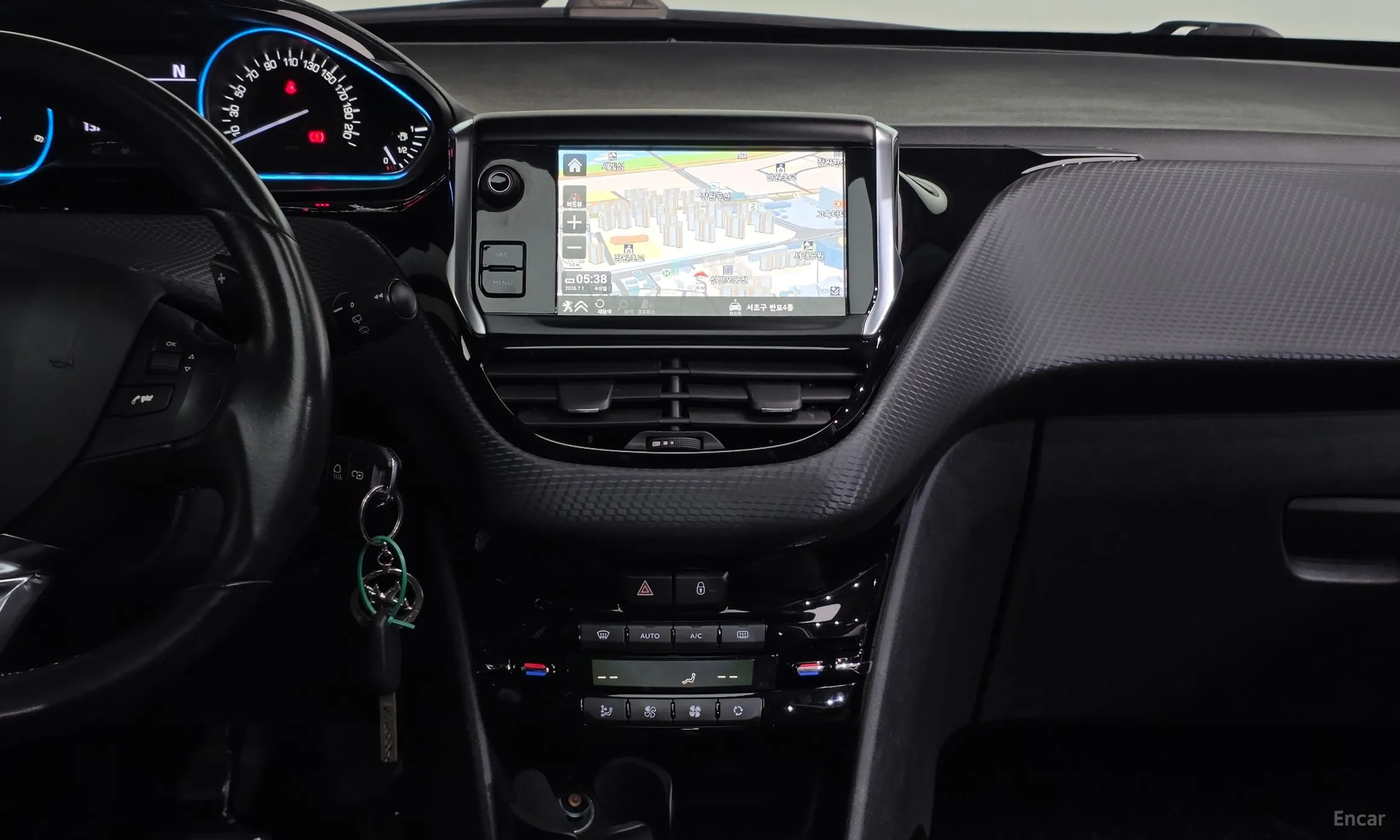 Peugeot 2008. превью 12