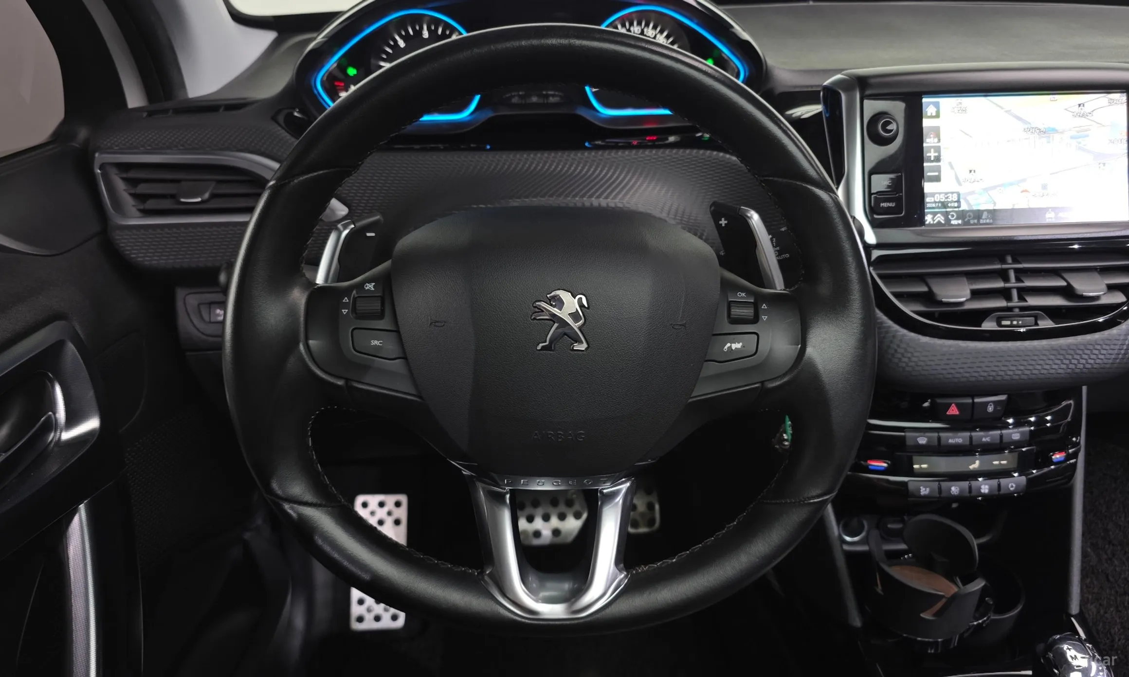 Peugeot 2008. превью 13
