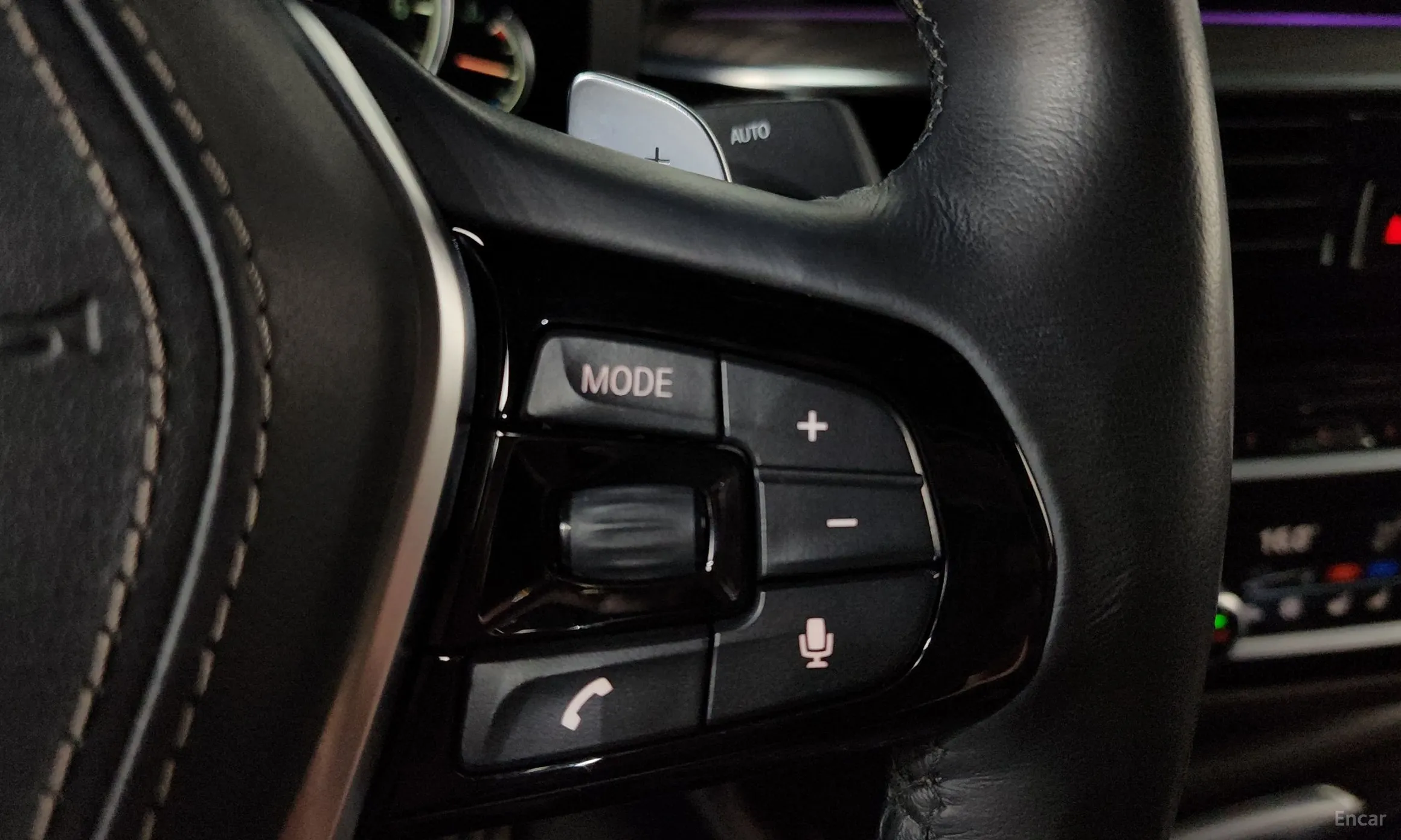 BMW 5 Series (G30) превью 16