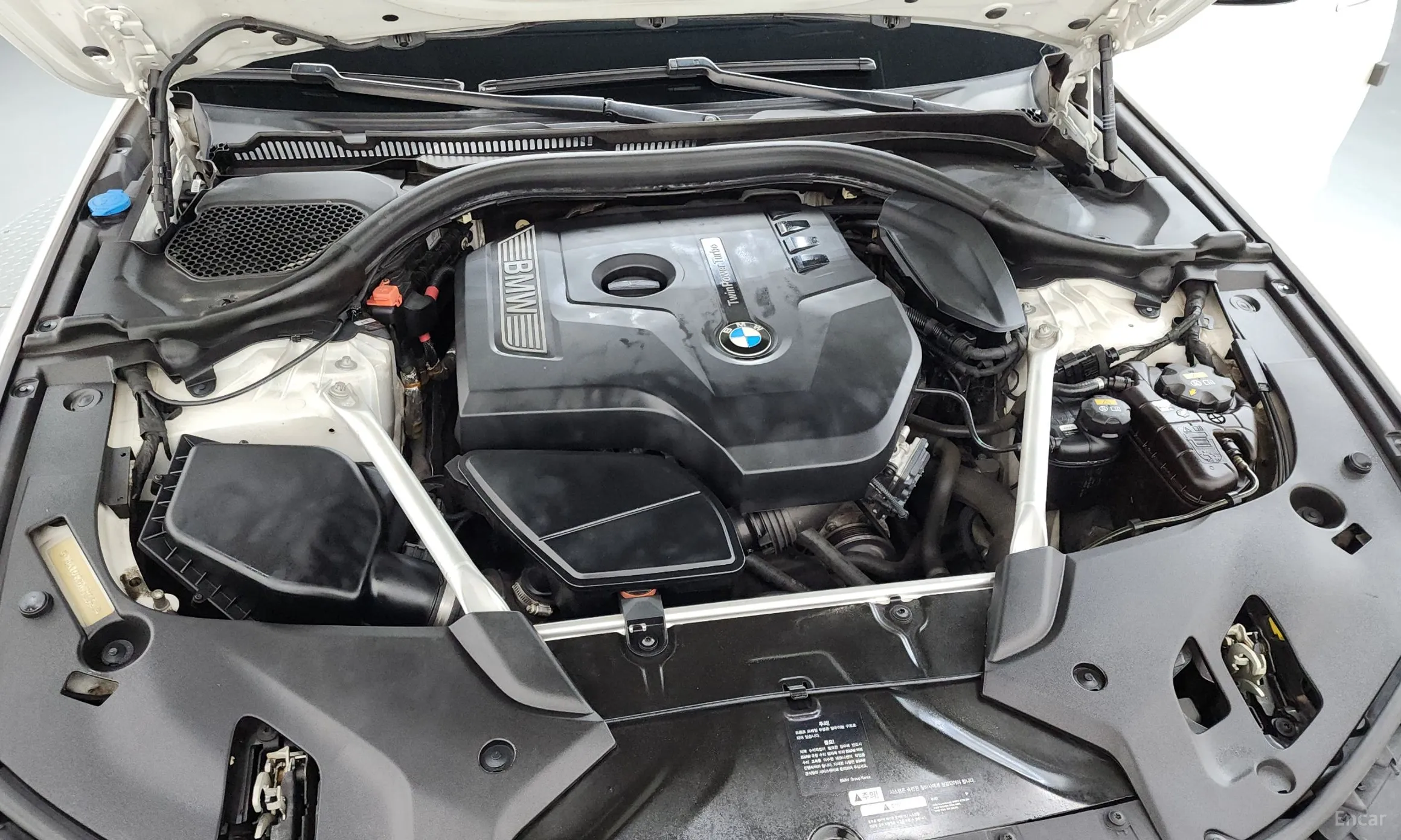 BMW 5 Series (G30) превью 6