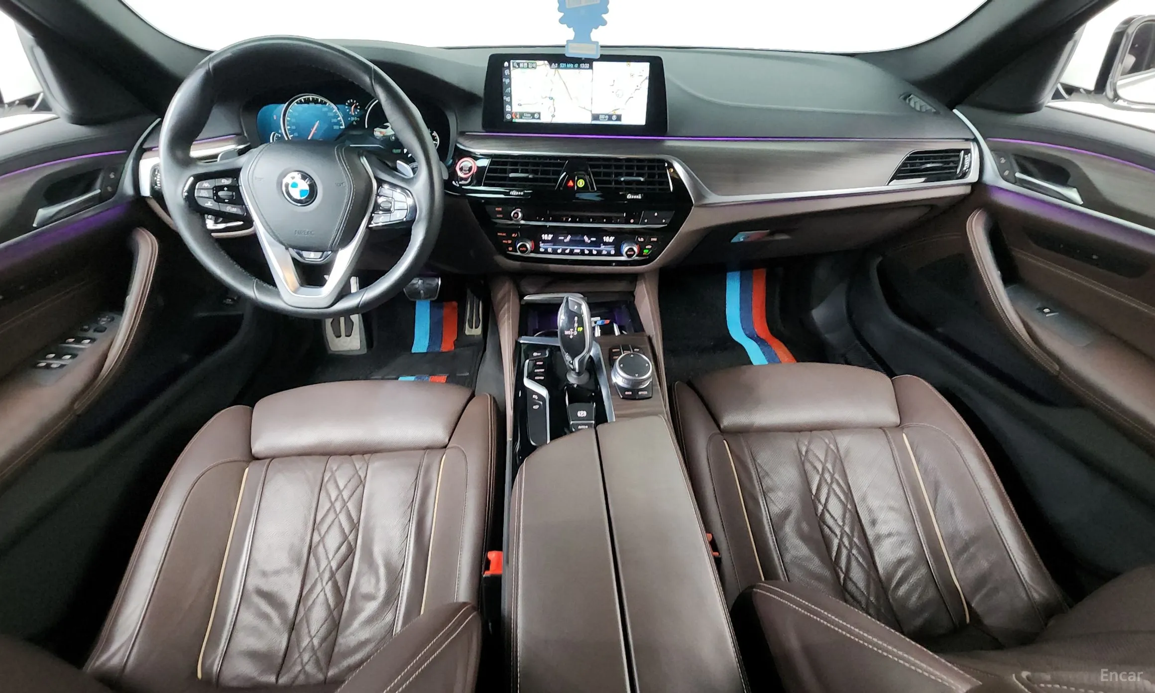 BMW 5 Series (G30) превью 7