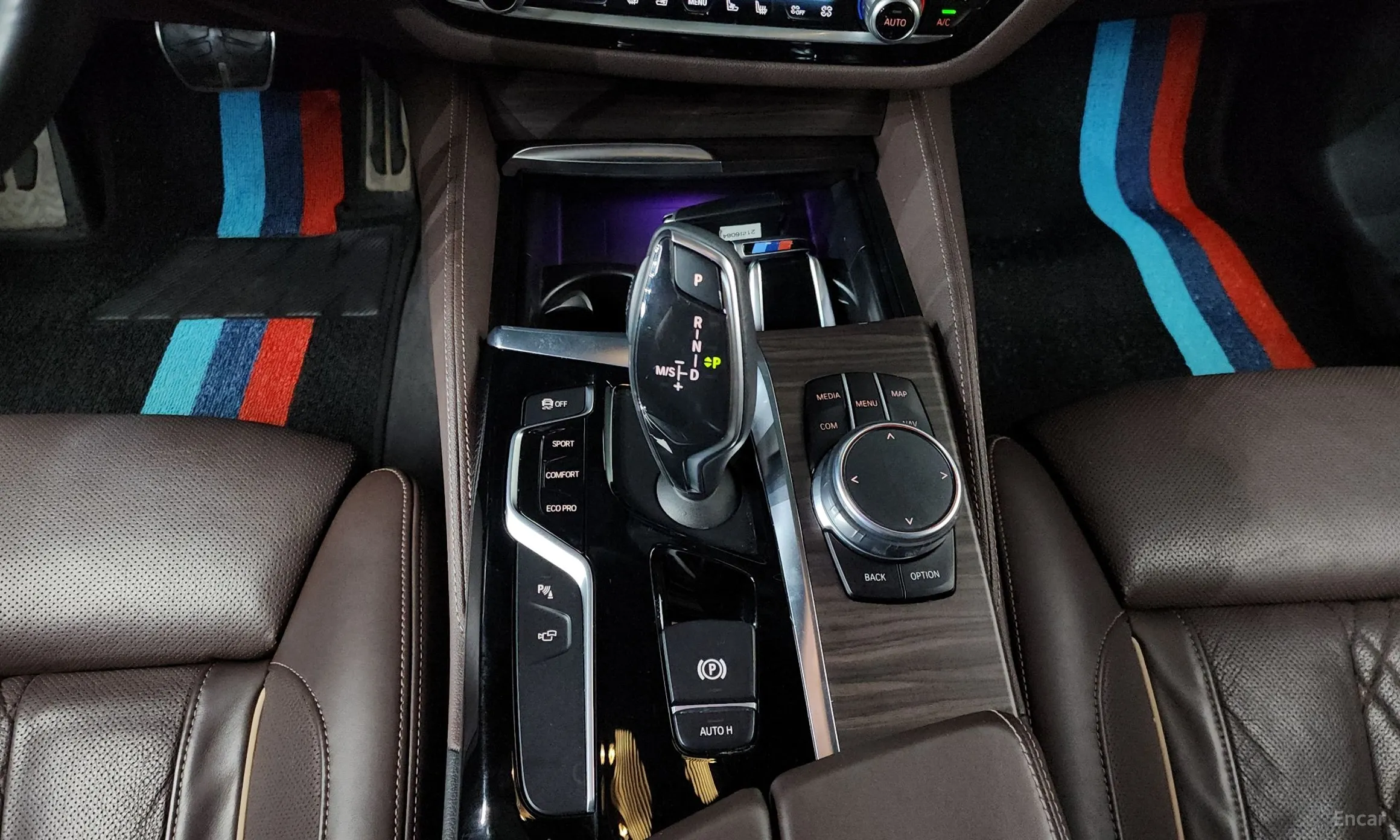 BMW 5 Series (G30) превью 9