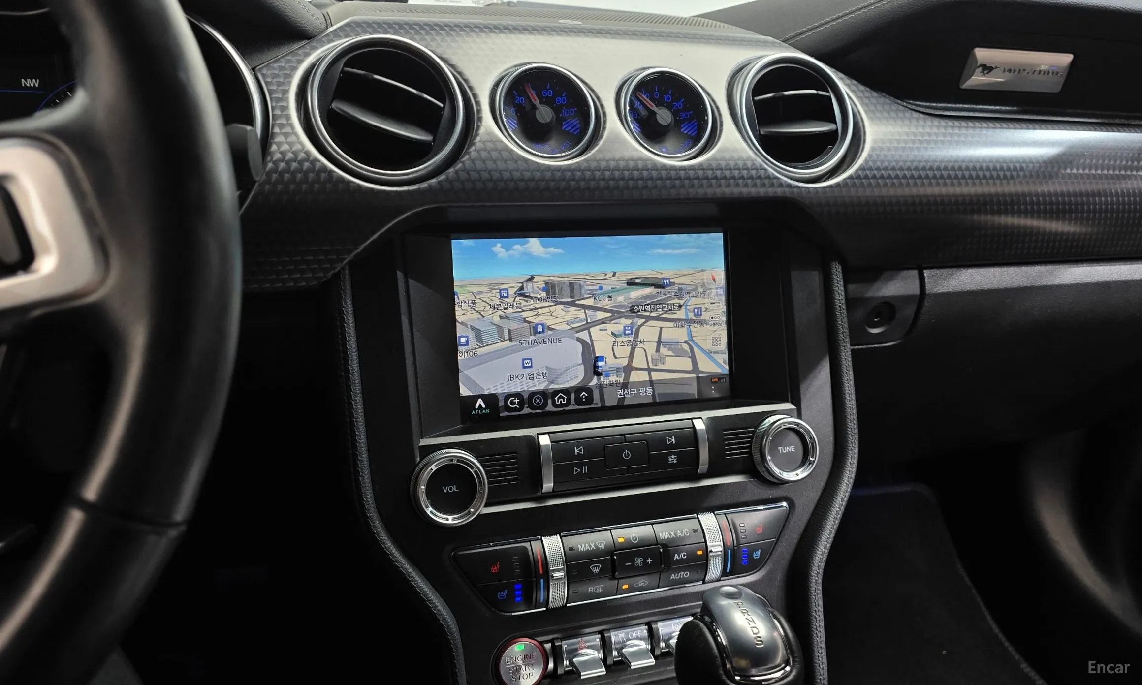 Ford Mustang превью 13