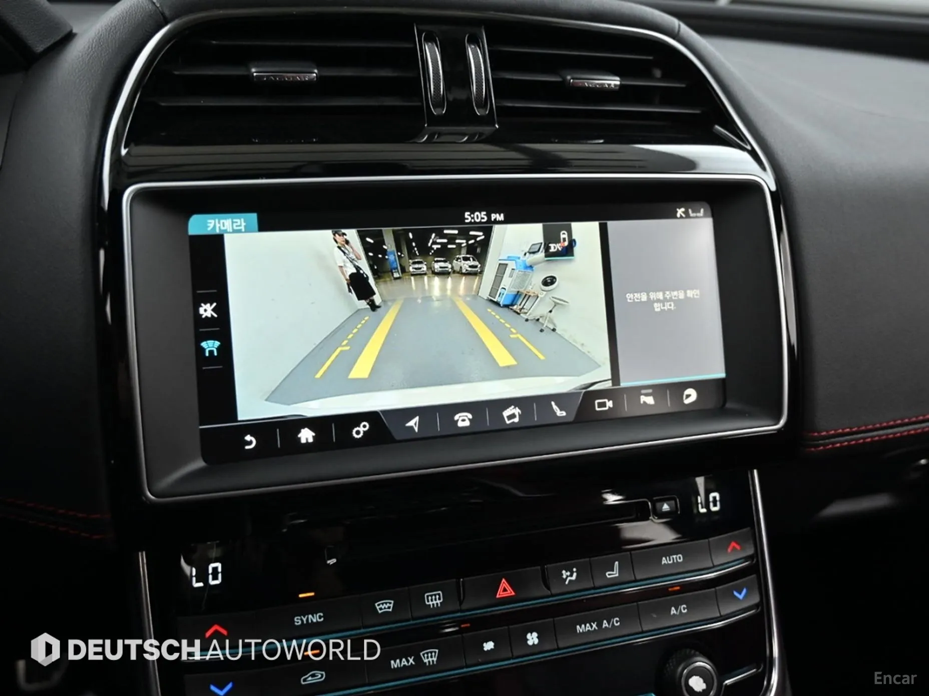 Jaguar XE превью 15