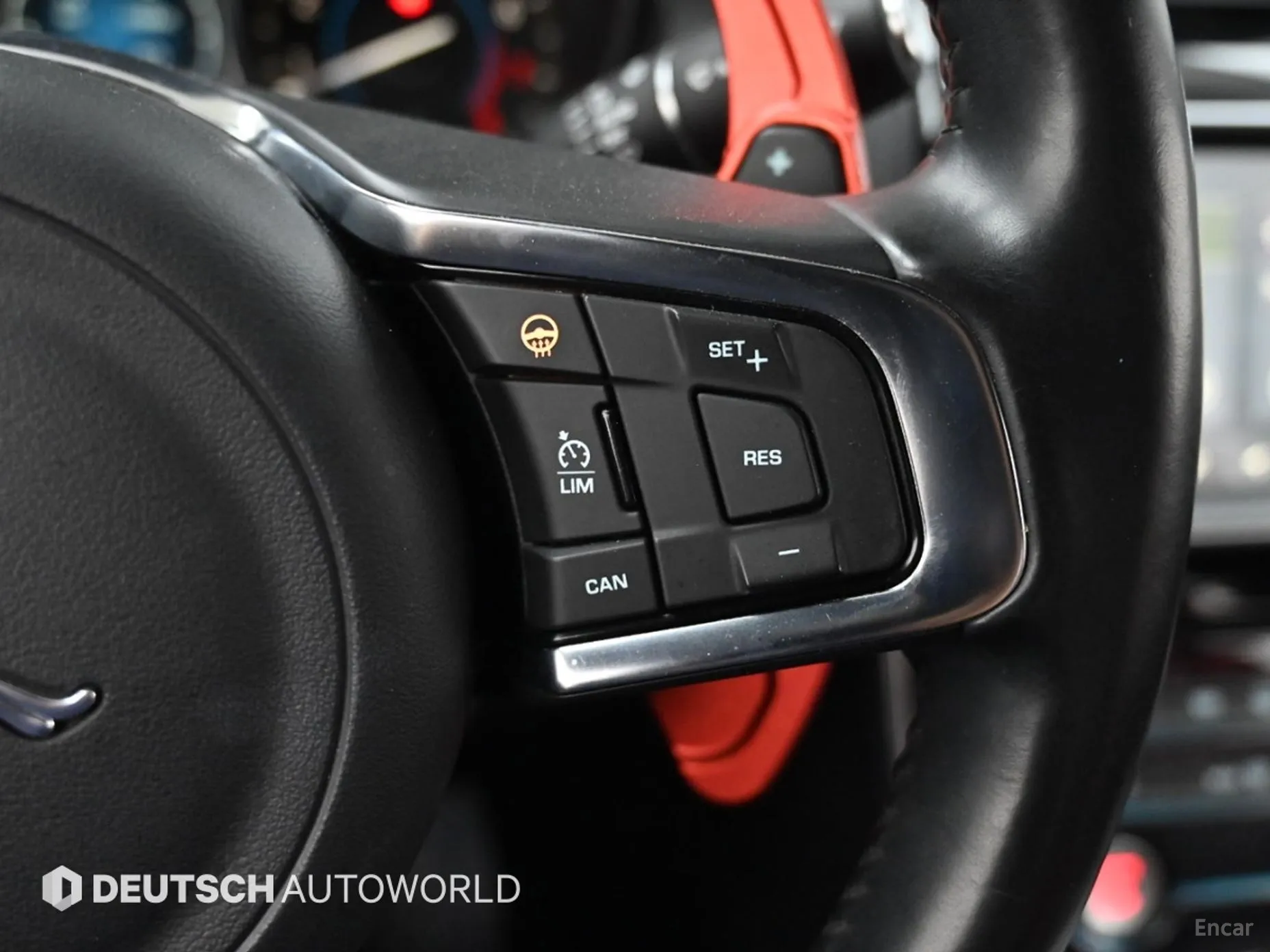 Jaguar XE превью 17