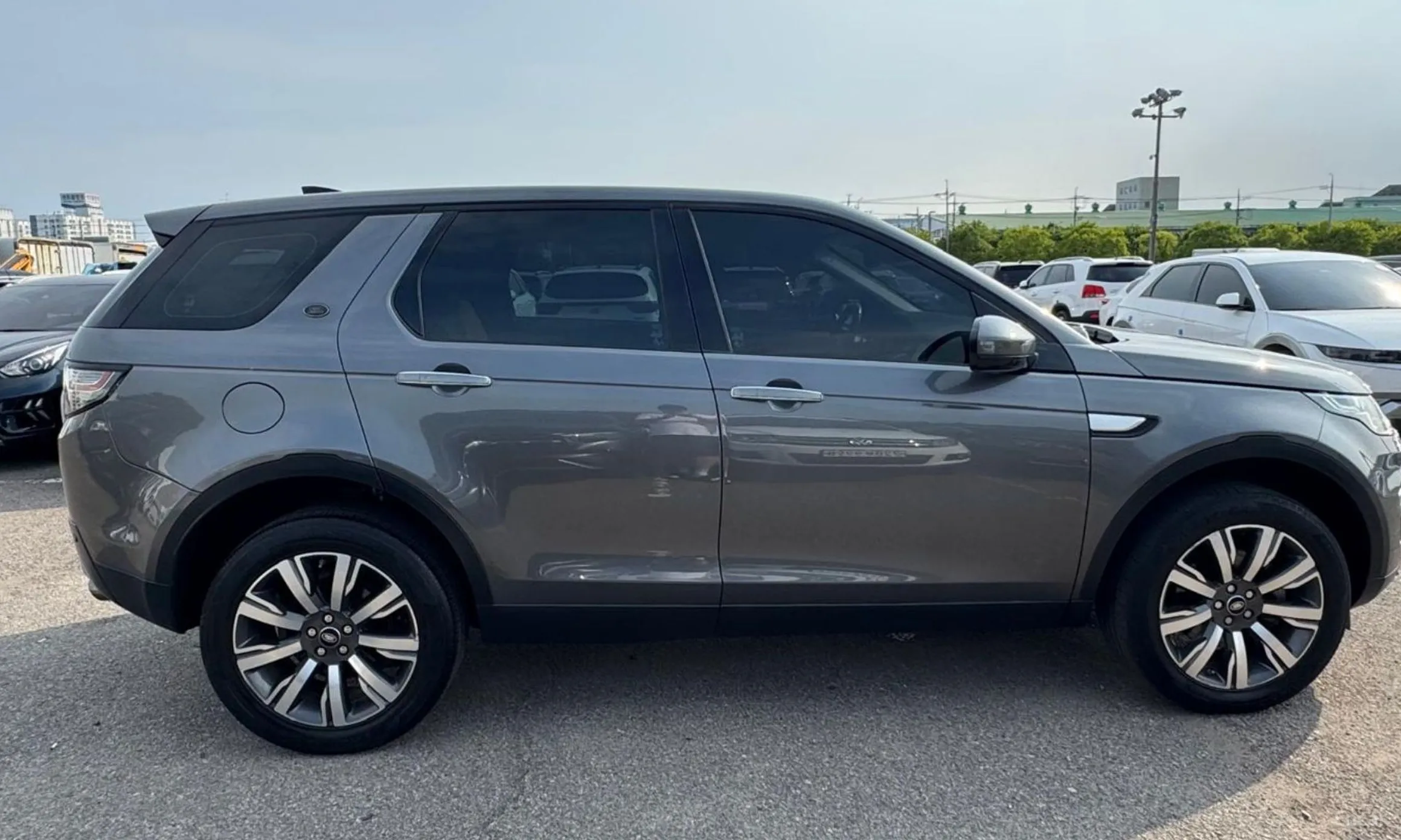Land Rover Discovery Sports превью 12