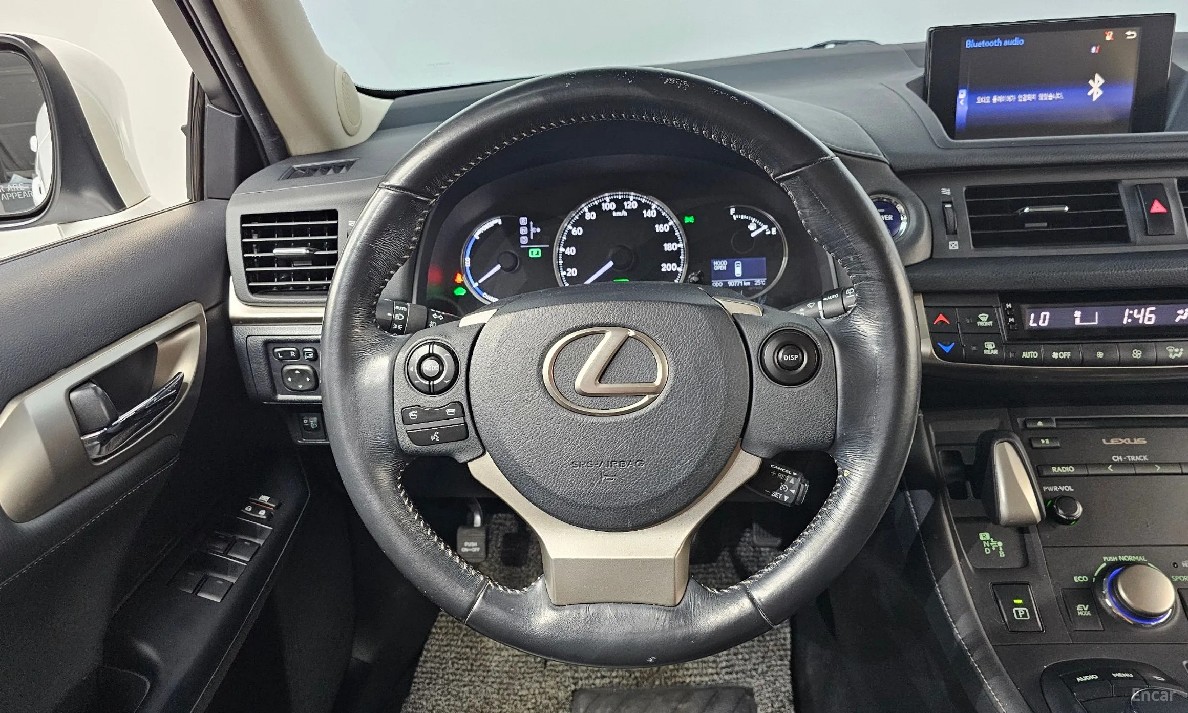 Lexus CT200h превью 12