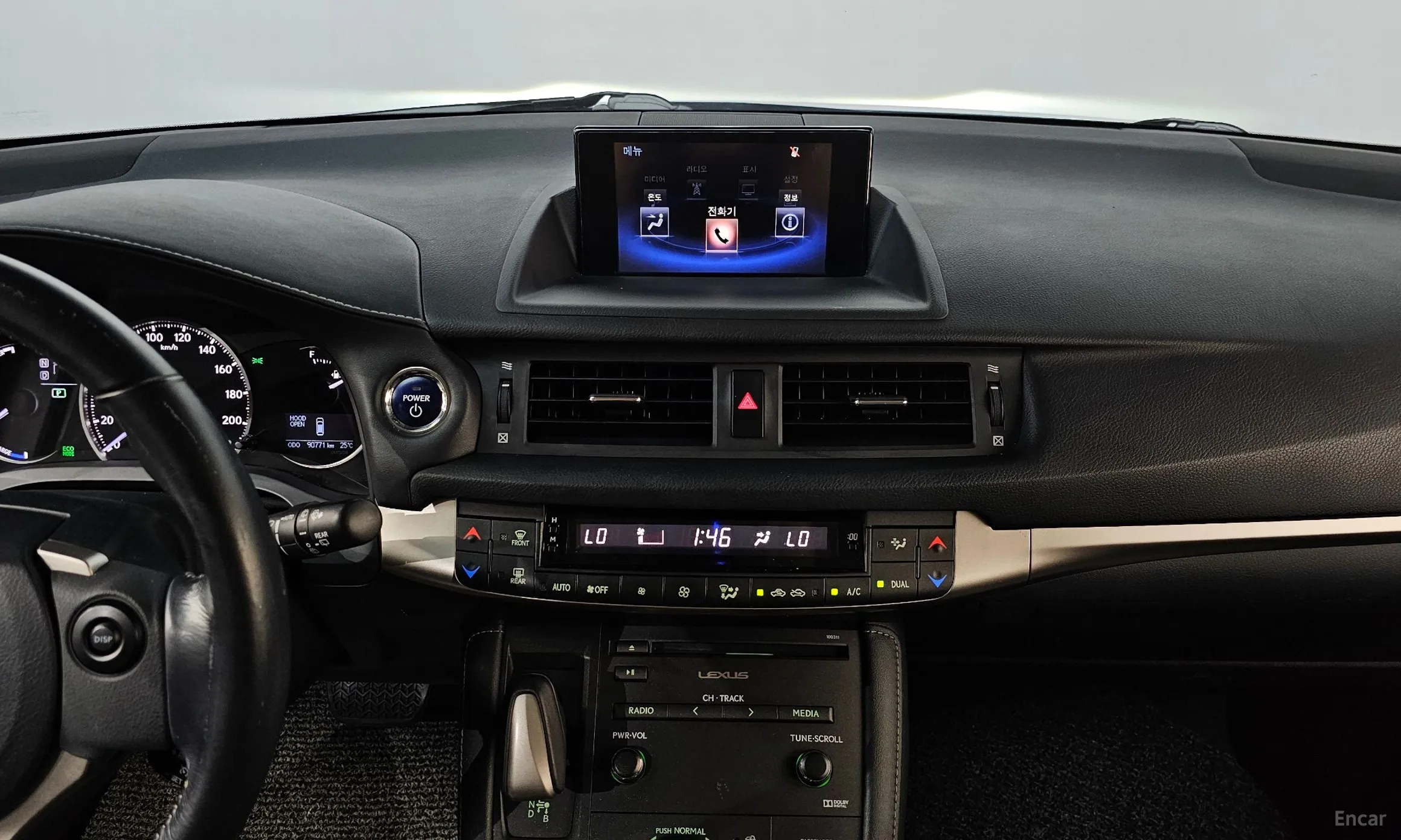 Lexus CT200h превью 13