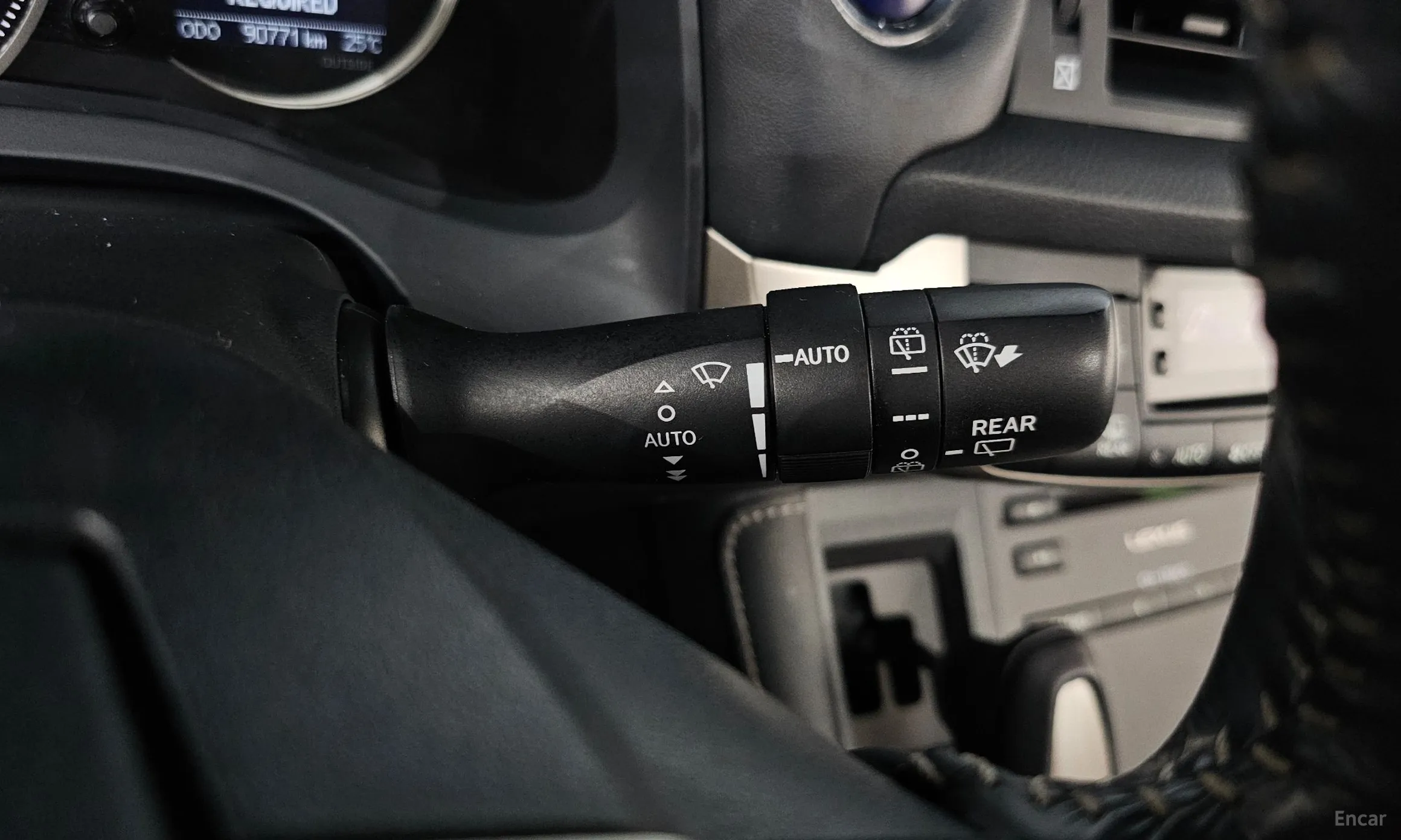 Lexus CT200h превью 16