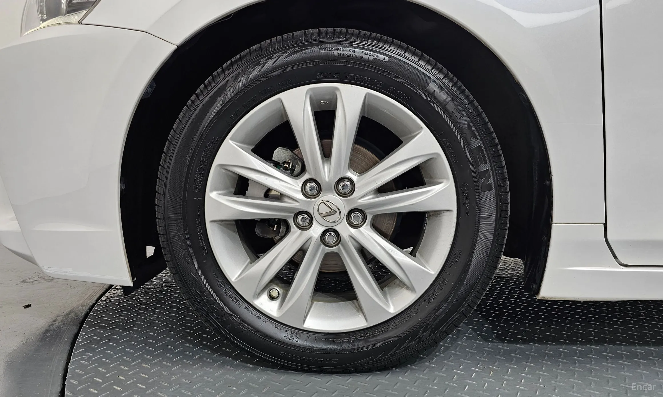 Lexus CT200h превью 5