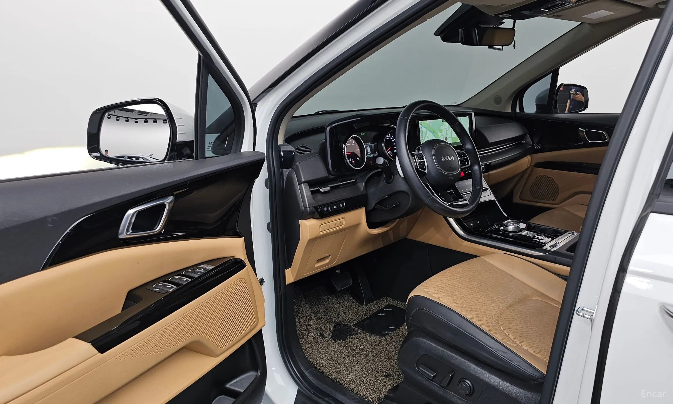 Kia Carnival Gen 4 превью 10