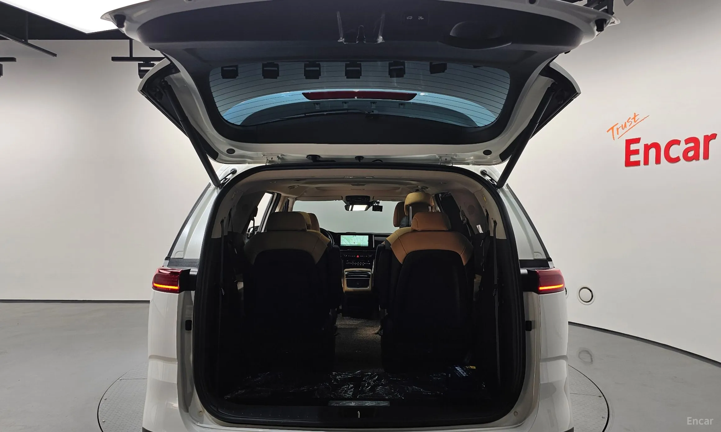 Kia Carnival Gen 4 превью 18