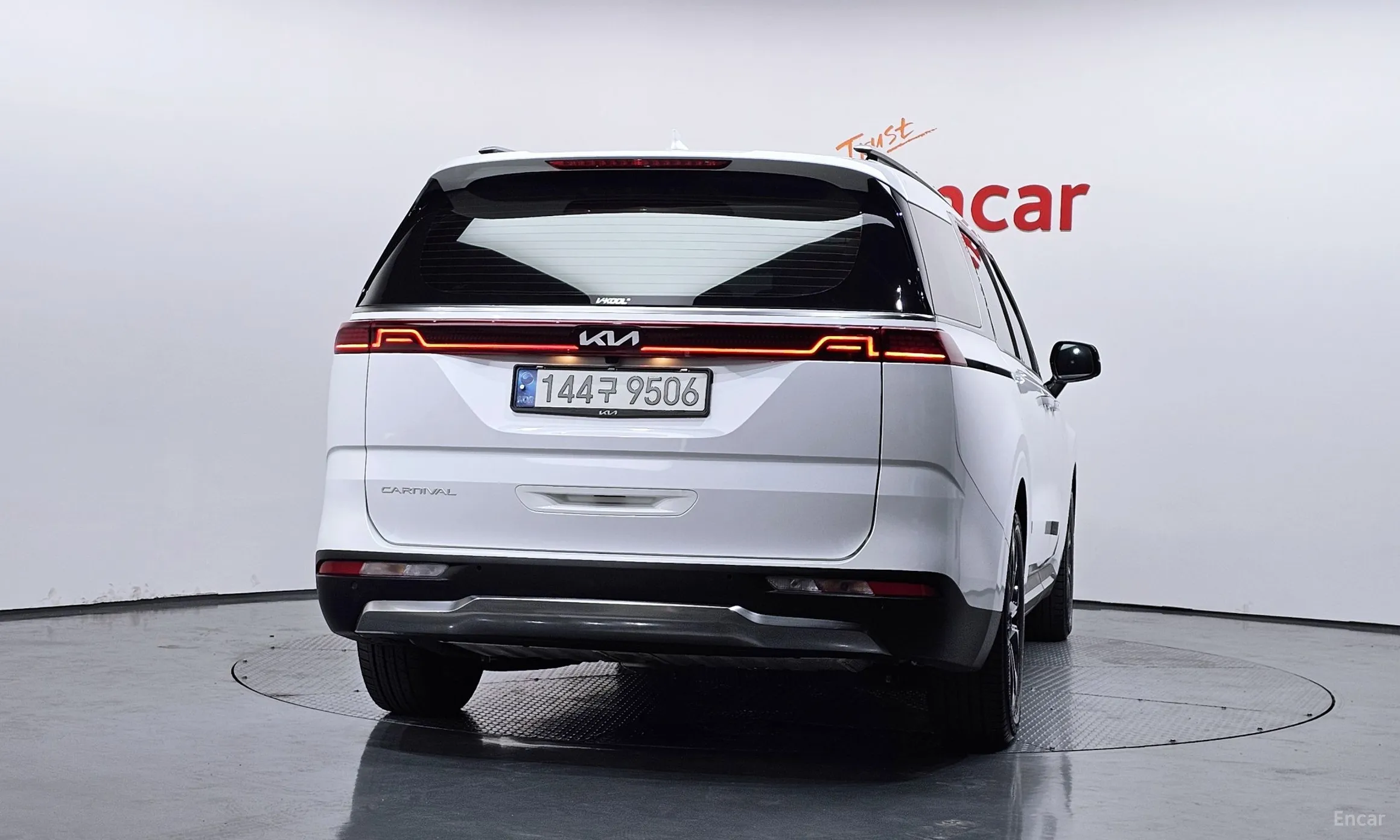 Kia Carnival Gen 4 превью 4