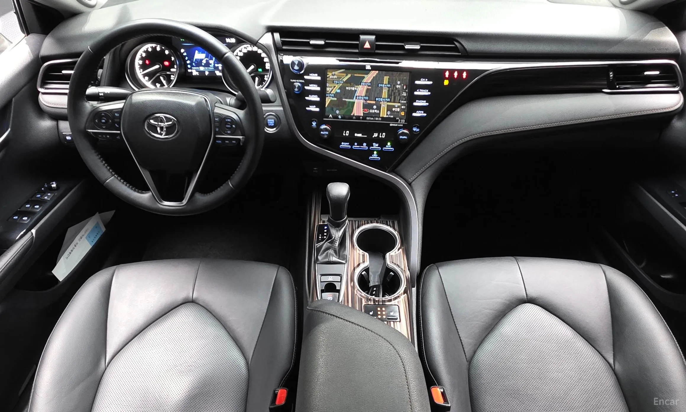 Toyota Camry (XV70) превью 7
