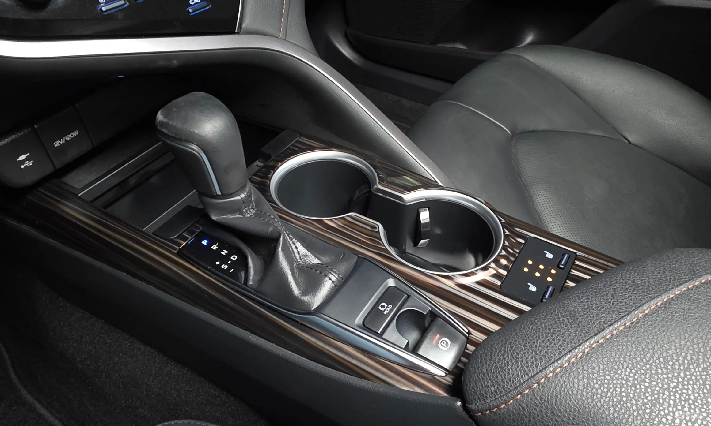 Toyota Camry (XV70) превью 9