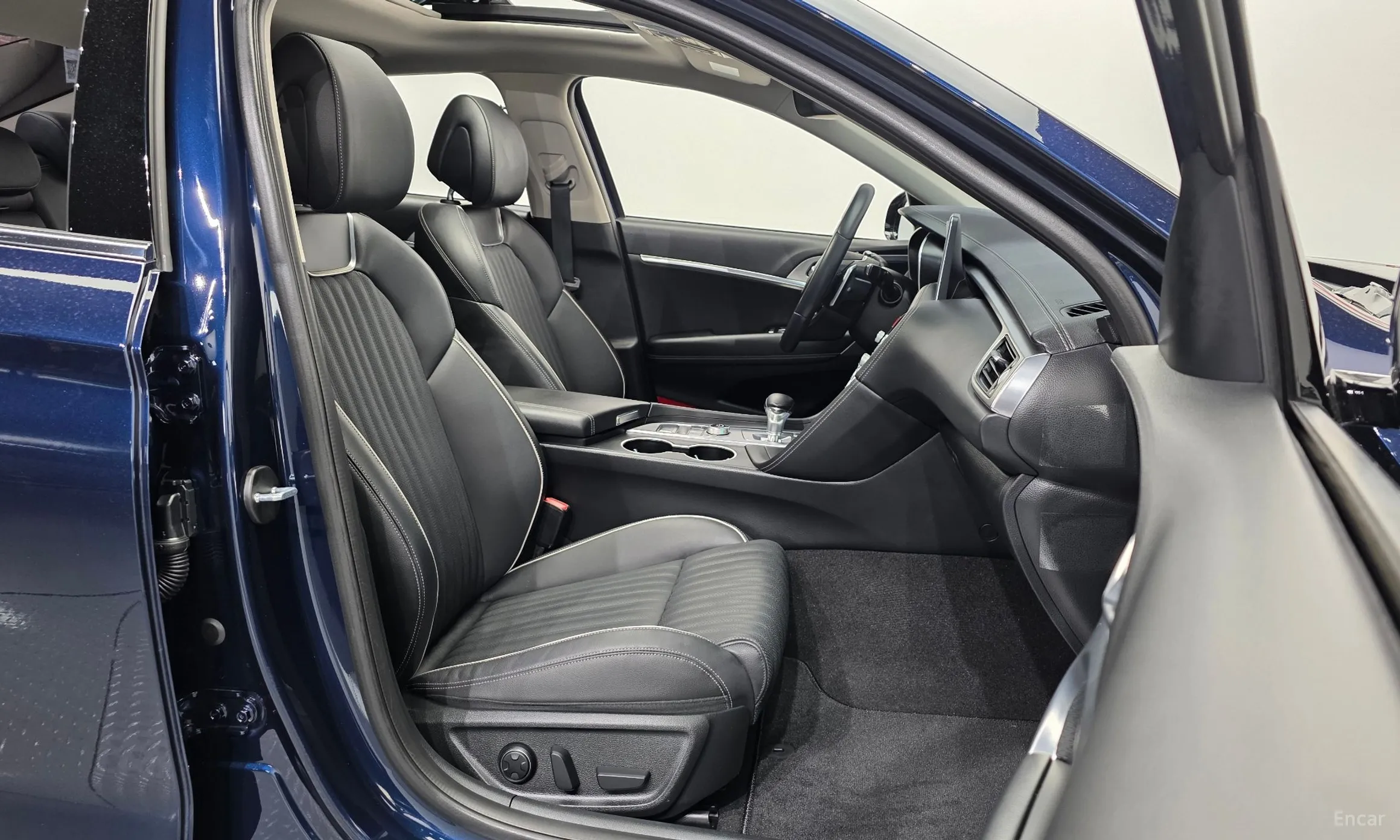 Genesis G70 превью 11