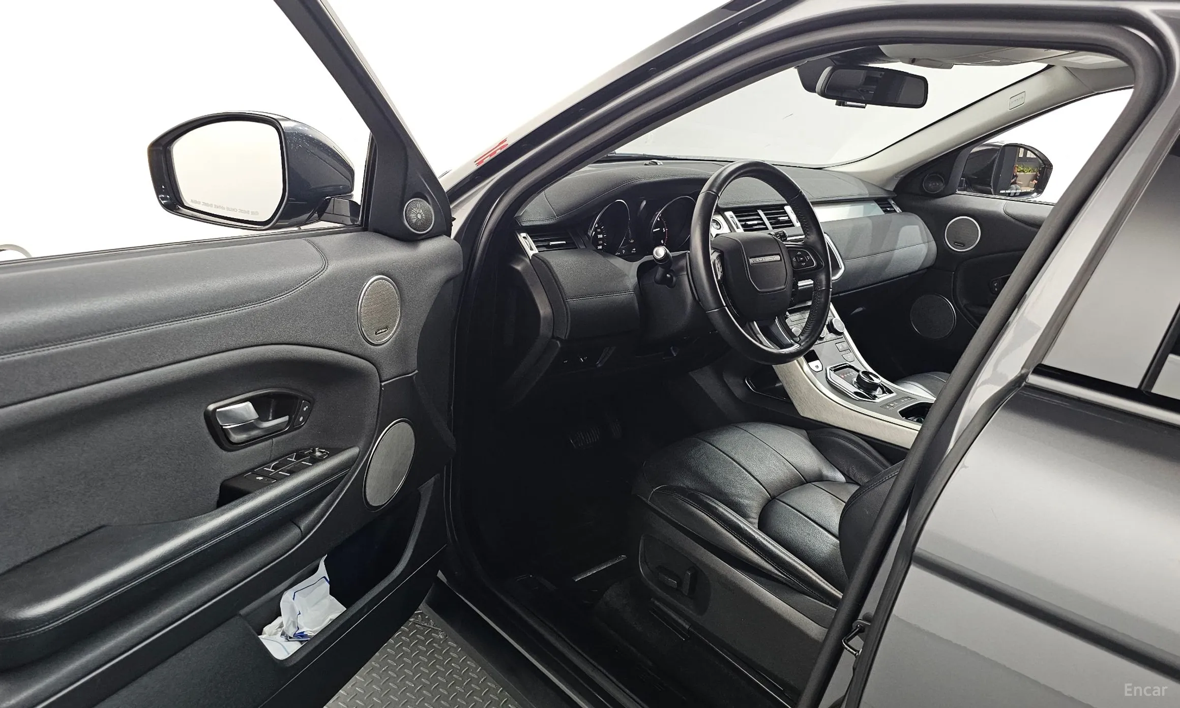 Land Rover Range Rover Evoque превью 10