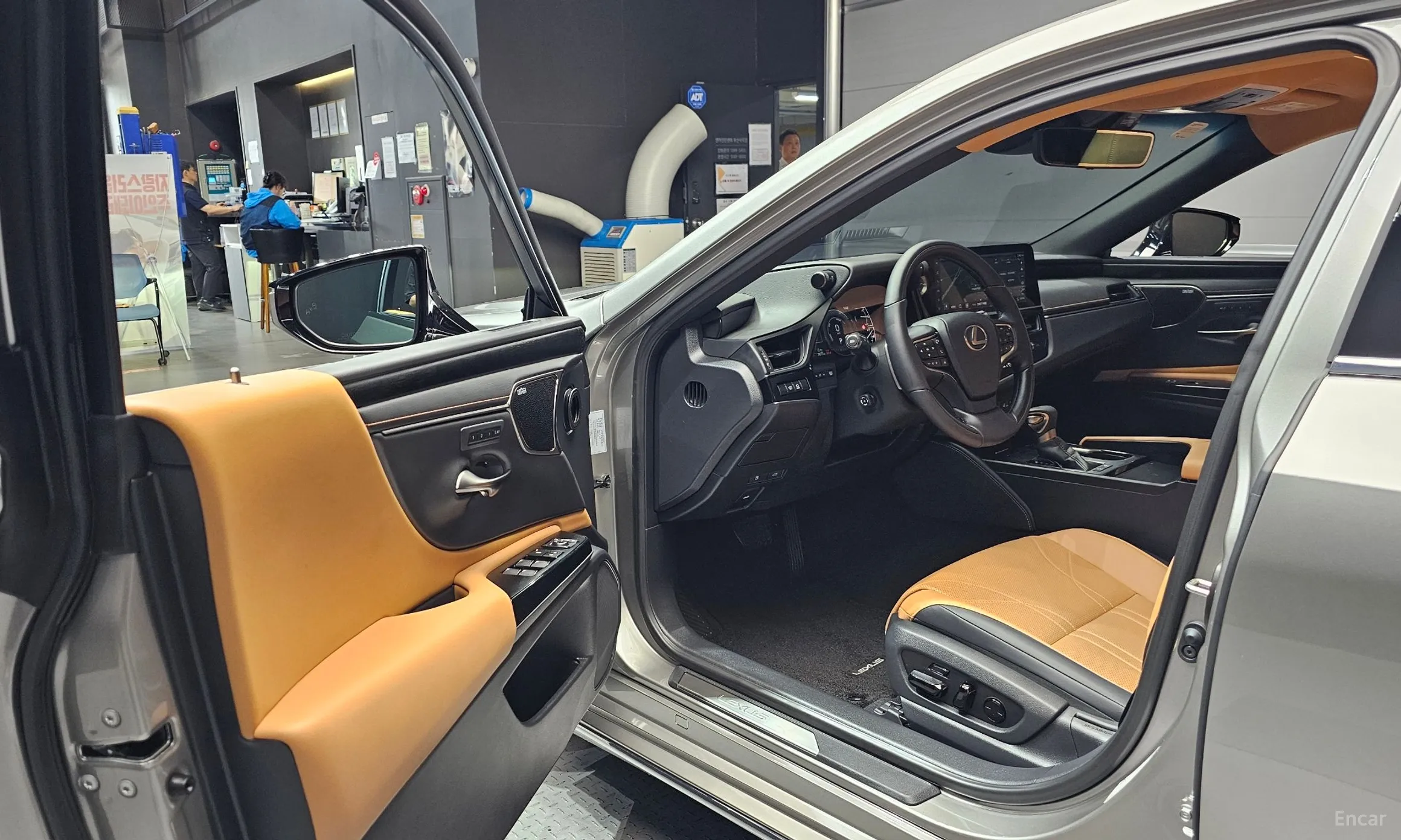 Lexus ES300h 7th Generation превью 10