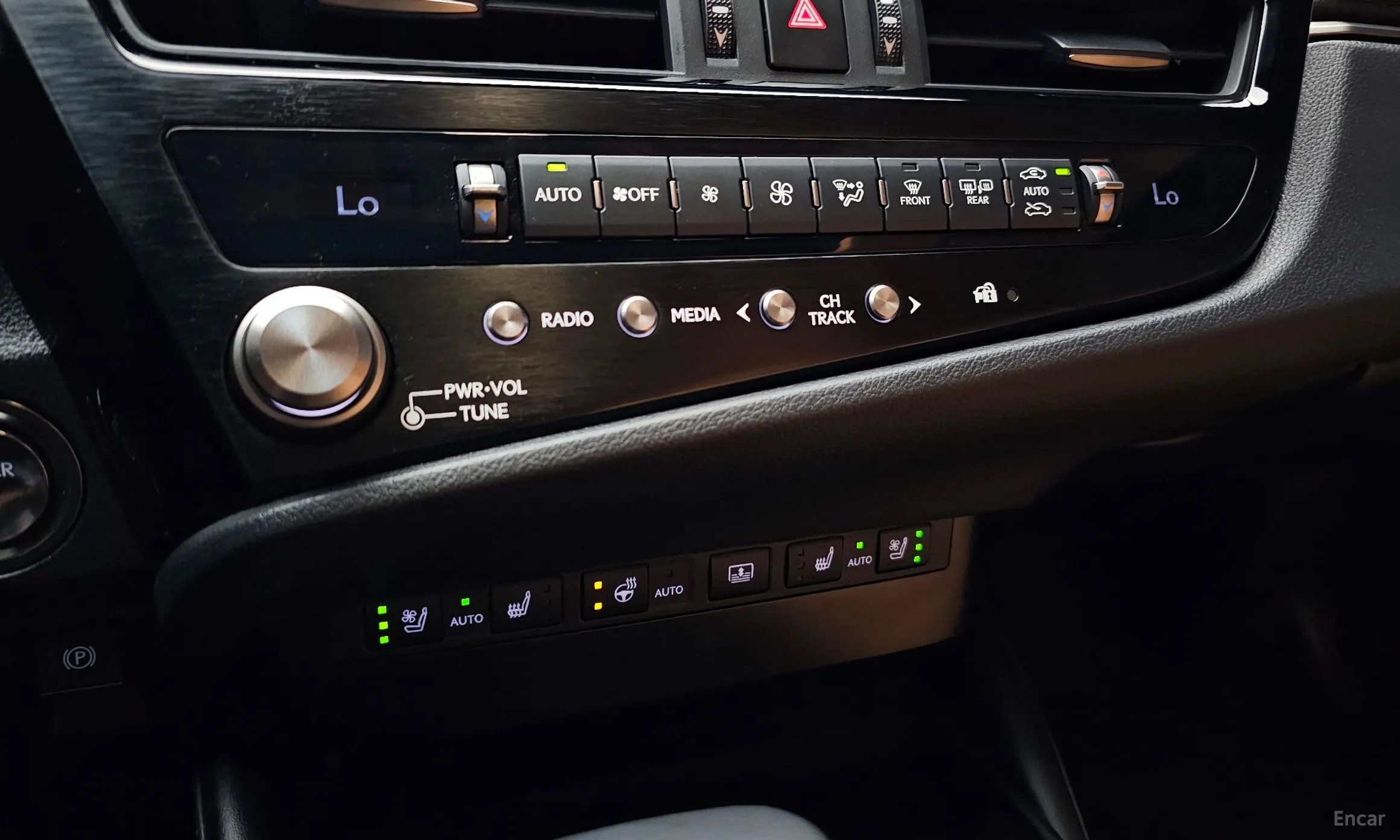 Lexus ES300h 7th Generation превью 17