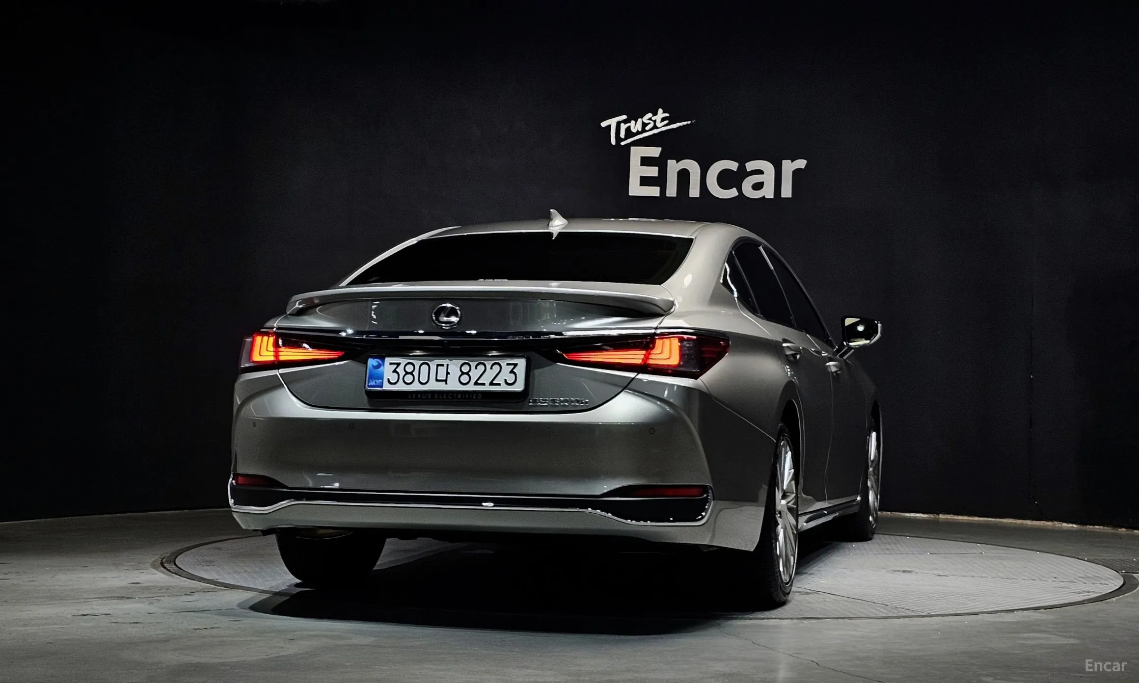 Lexus ES300h 7th Generation превью 4